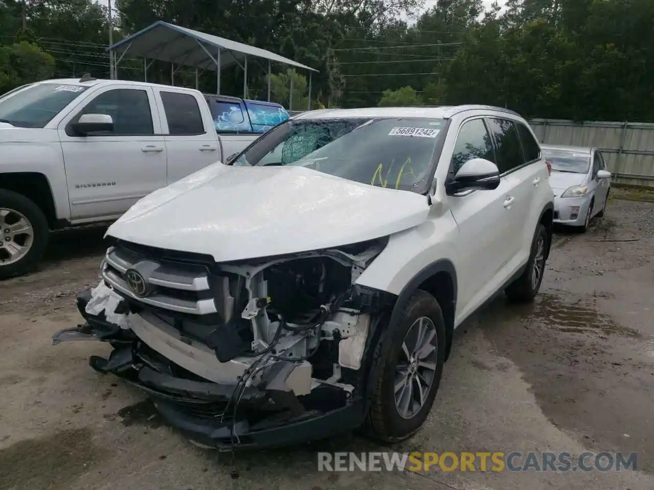 2 Photograph of a damaged car 5TDJZRFH5KS936286 TOYOTA HIGHLANDER 2019