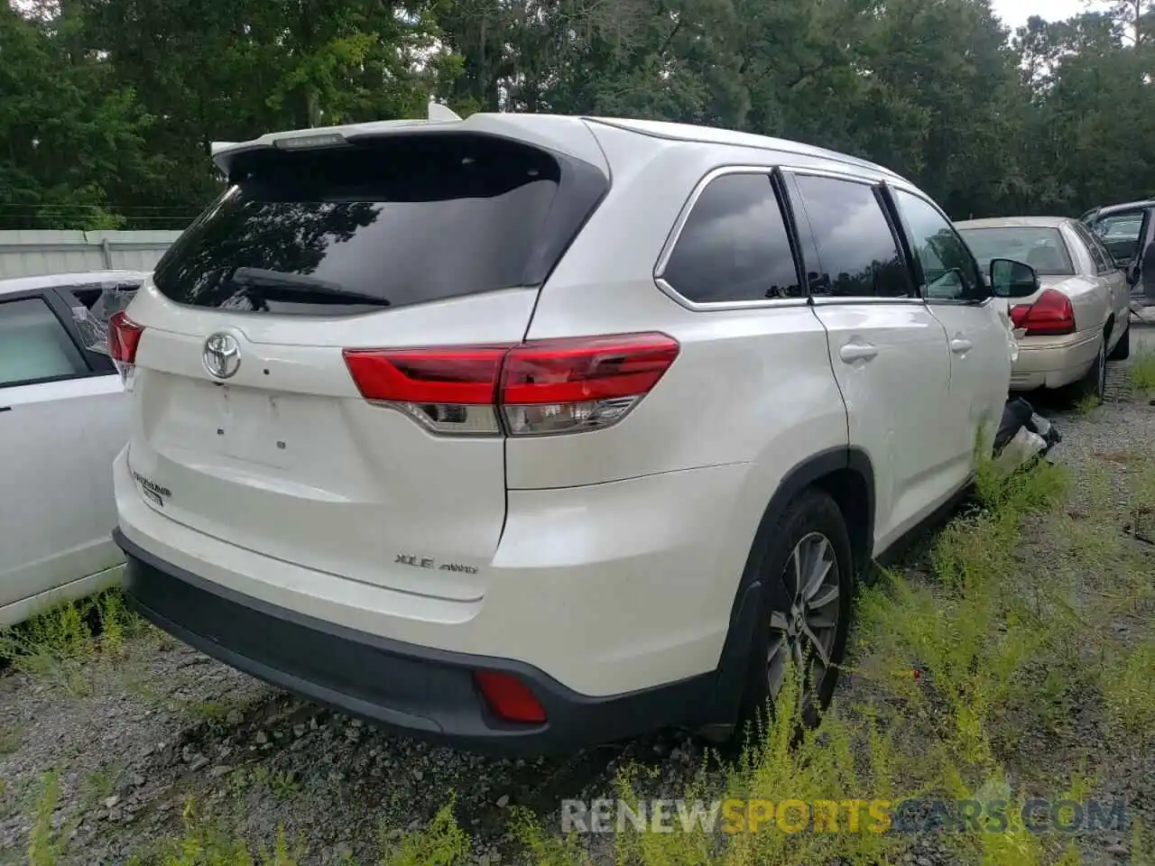 4 Photograph of a damaged car 5TDJZRFH5KS936286 TOYOTA HIGHLANDER 2019