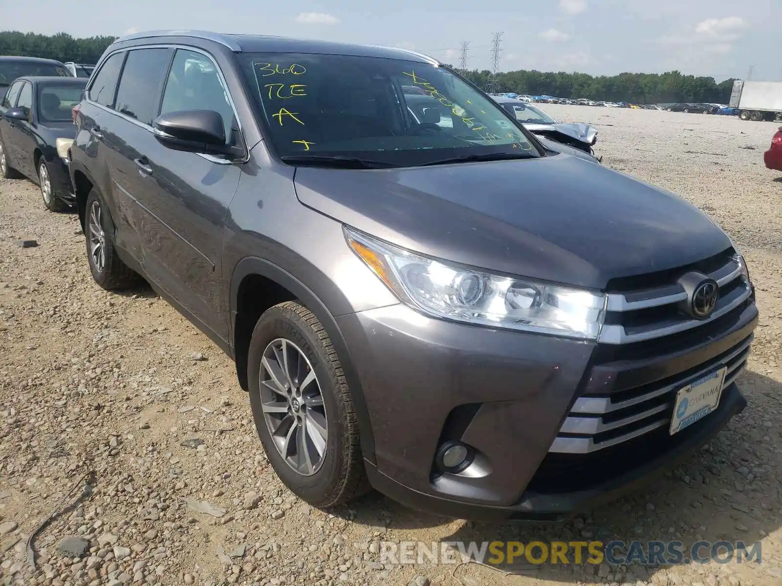 1 Photograph of a damaged car 5TDJZRFH5KS936790 TOYOTA HIGHLANDER 2019