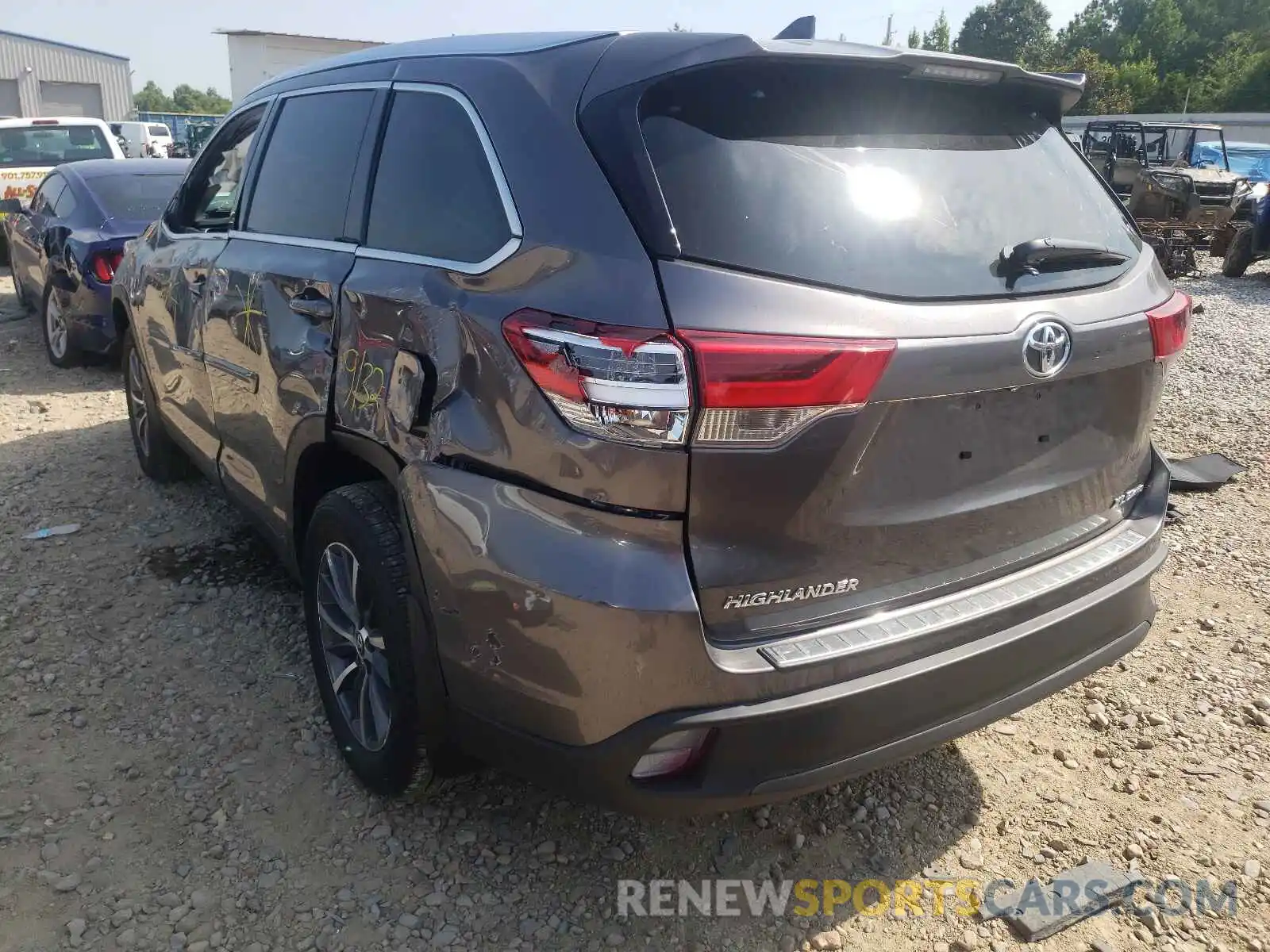 3 Photograph of a damaged car 5TDJZRFH5KS936790 TOYOTA HIGHLANDER 2019