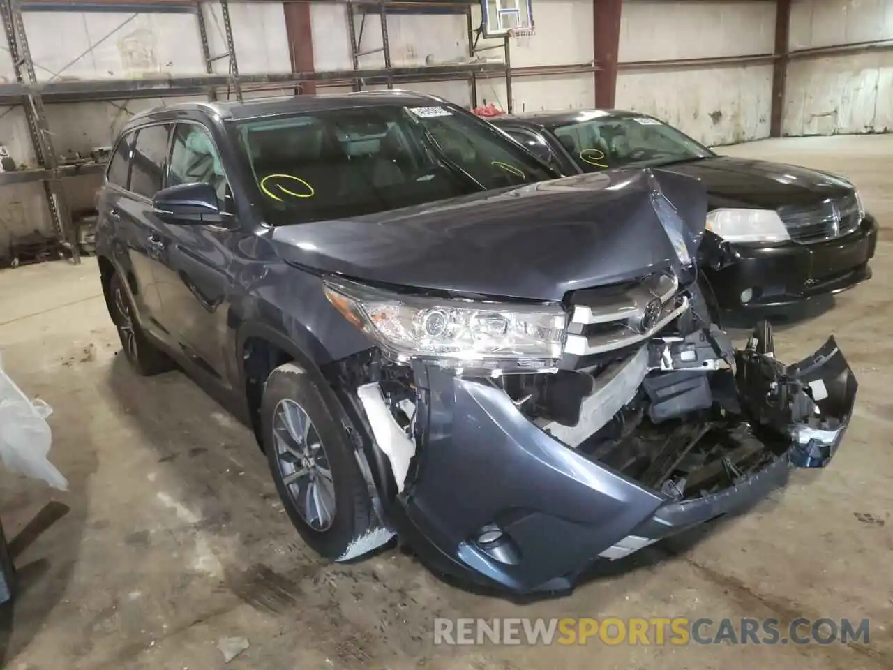 1 Photograph of a damaged car 5TDJZRFH5KS938300 TOYOTA HIGHLANDER 2019