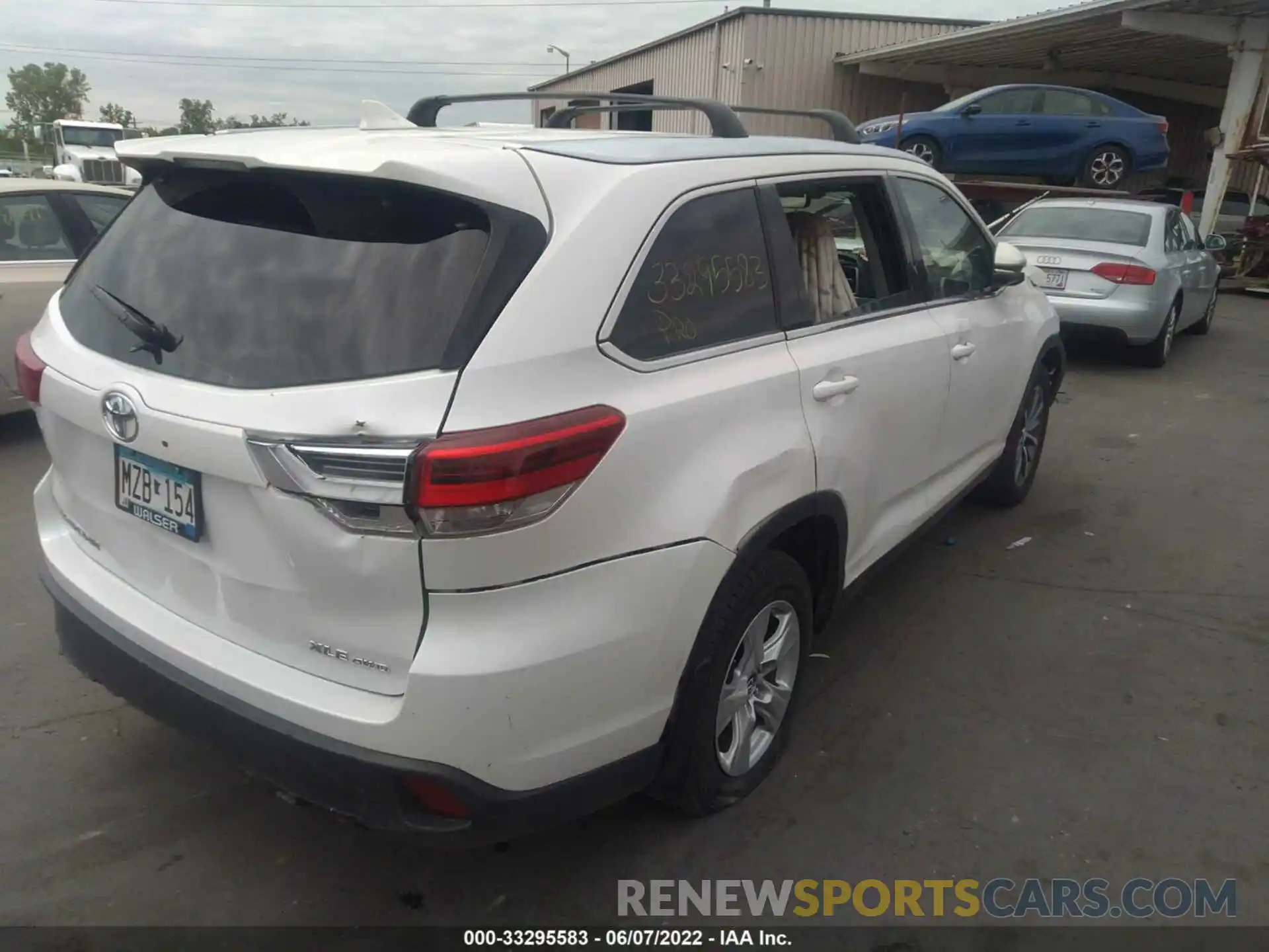 4 Фотография поврежденного автомобиля 5TDJZRFH5KS958773 TOYOTA HIGHLANDER 2019