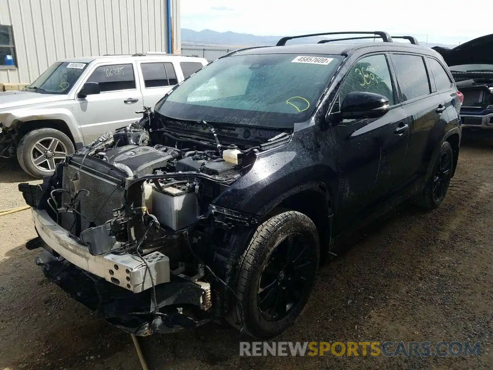 2 Photograph of a damaged car 5TDJZRFH5KS960295 TOYOTA HIGHLANDER 2019