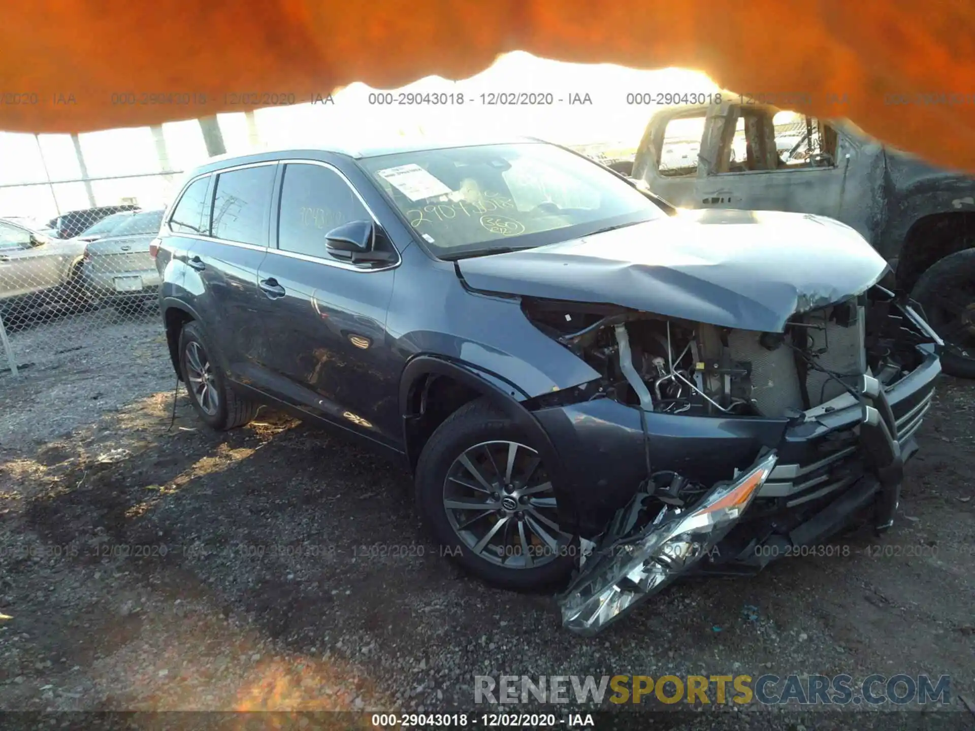 1 Photograph of a damaged car 5TDJZRFH5KS974150 TOYOTA HIGHLANDER 2019