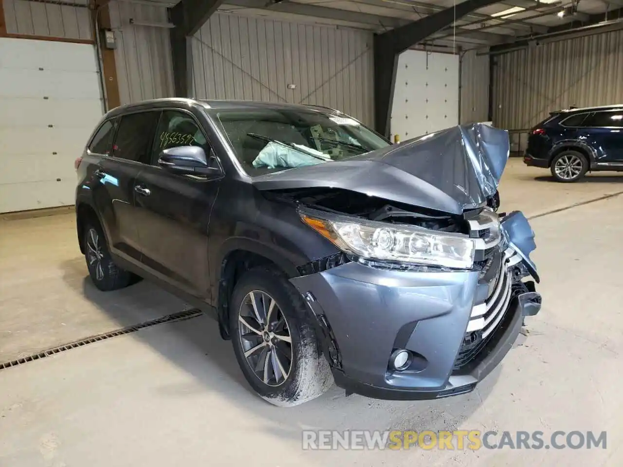 1 Photograph of a damaged car 5TDJZRFH5KS981857 TOYOTA HIGHLANDER 2019