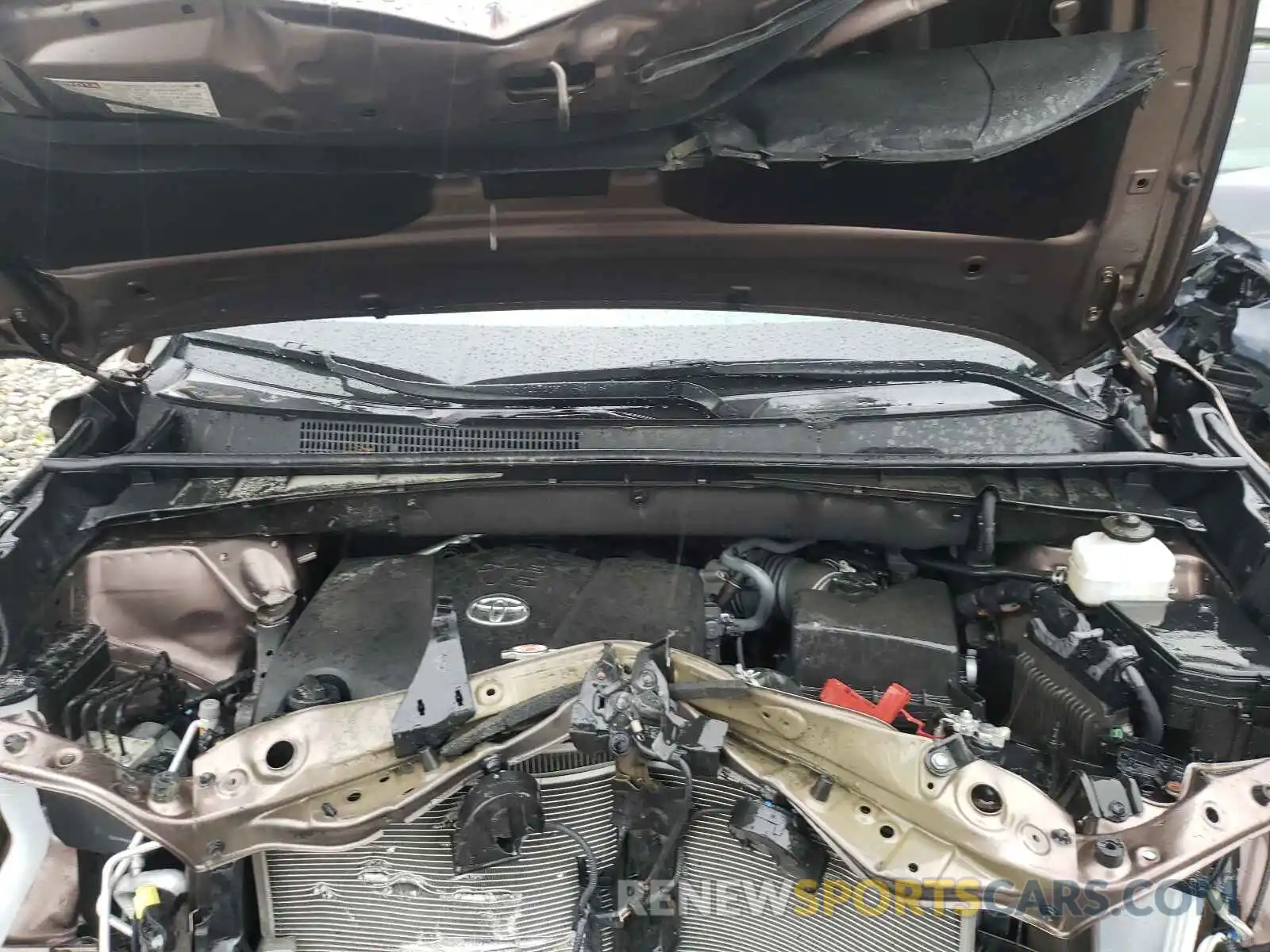 7 Photograph of a damaged car 5TDJZRFH5KS983270 TOYOTA HIGHLANDER 2019