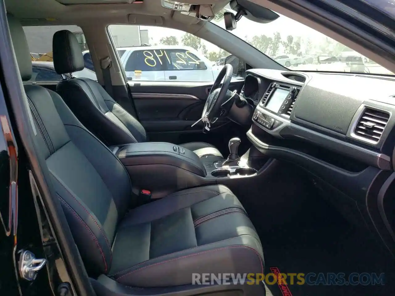 5 Photograph of a damaged car 5TDJZRFH5KS990817 TOYOTA HIGHLANDER 2019