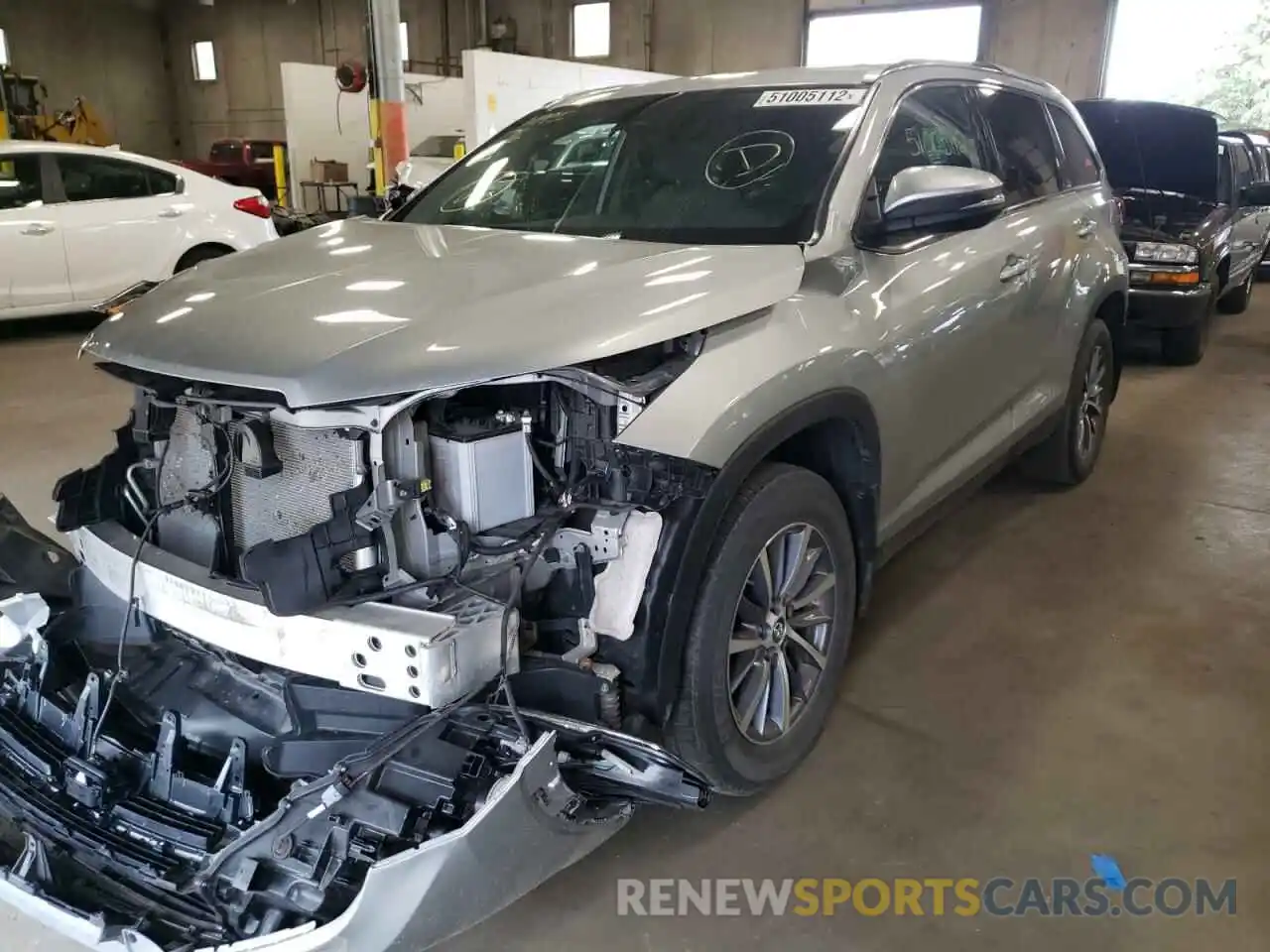 2 Photograph of a damaged car 5TDJZRFH5KS996794 TOYOTA HIGHLANDER 2019