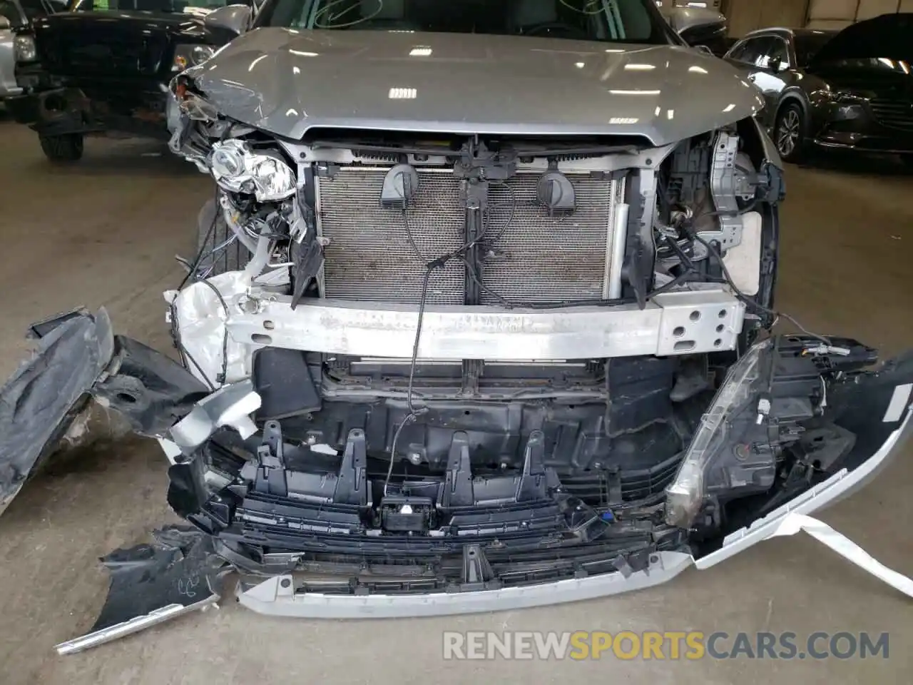 9 Photograph of a damaged car 5TDJZRFH5KS996794 TOYOTA HIGHLANDER 2019