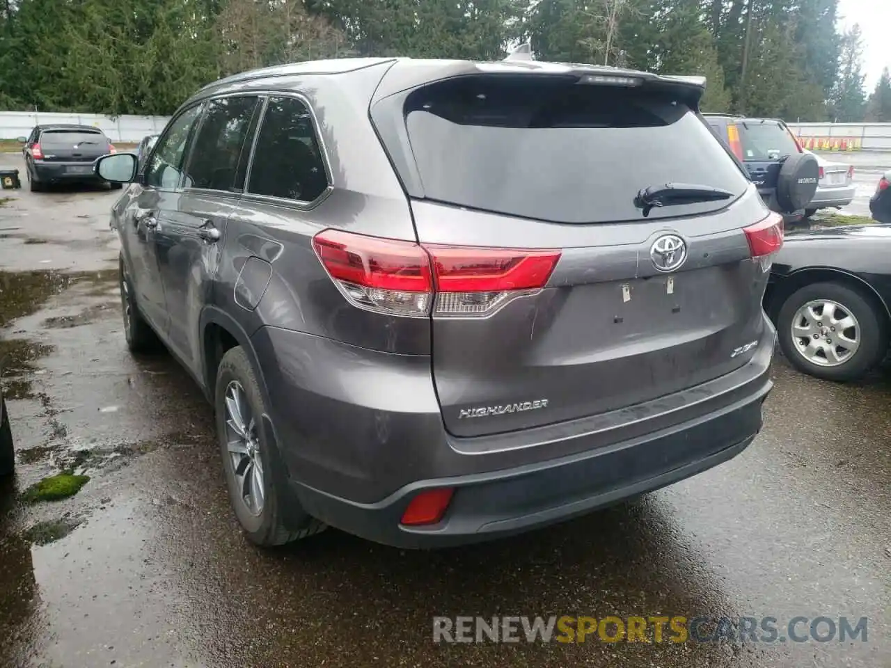 3 Photograph of a damaged car 5TDJZRFH6KS565199 TOYOTA HIGHLANDER 2019