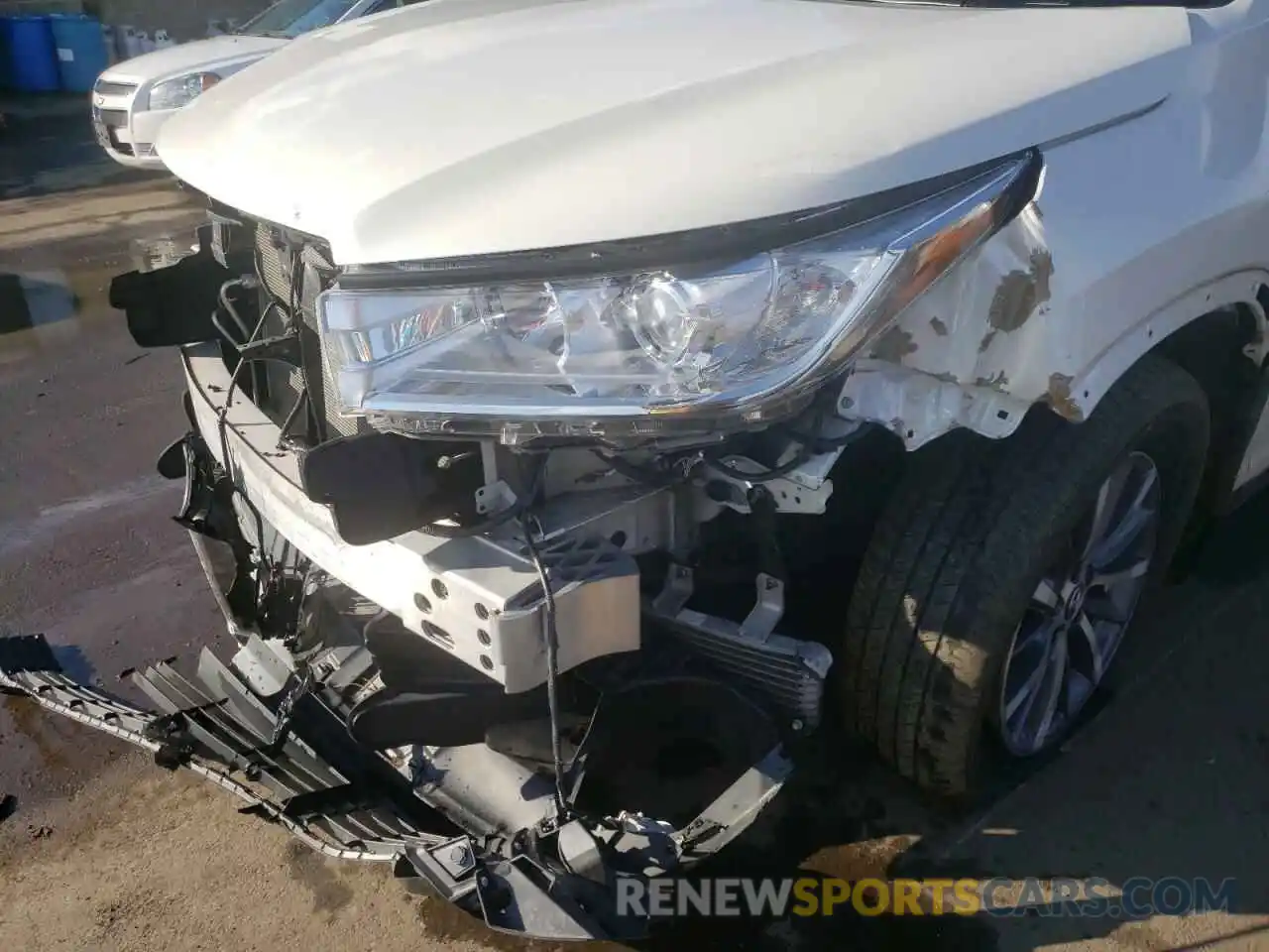 9 Photograph of a damaged car 5TDJZRFH6KS567793 TOYOTA HIGHLANDER 2019