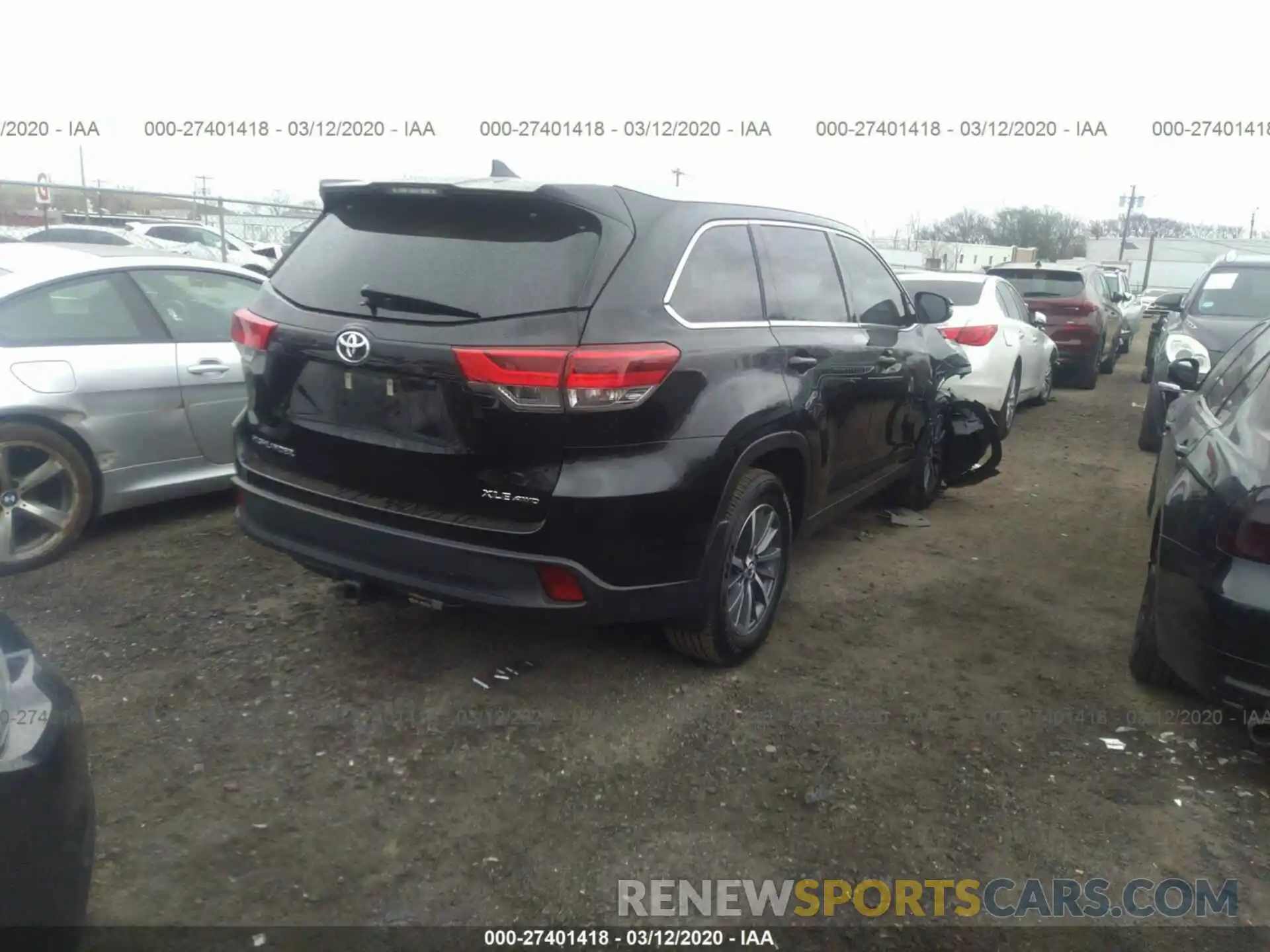 4 Photograph of a damaged car 5TDJZRFH6KS570032 TOYOTA HIGHLANDER 2019