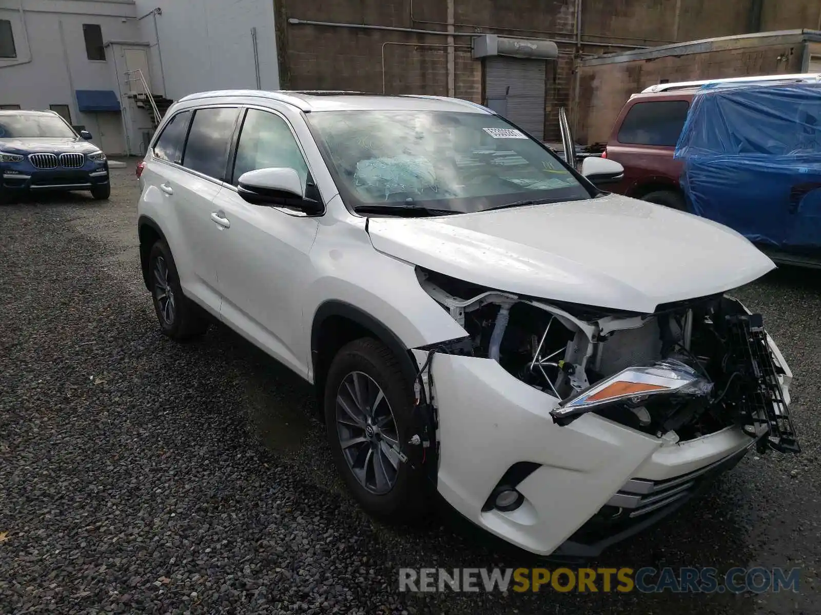 1 Photograph of a damaged car 5TDJZRFH6KS571102 TOYOTA HIGHLANDER 2019