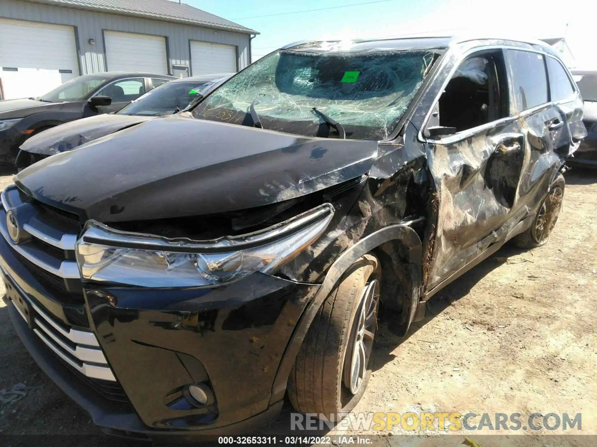 2 Photograph of a damaged car 5TDJZRFH6KS571875 TOYOTA HIGHLANDER 2019