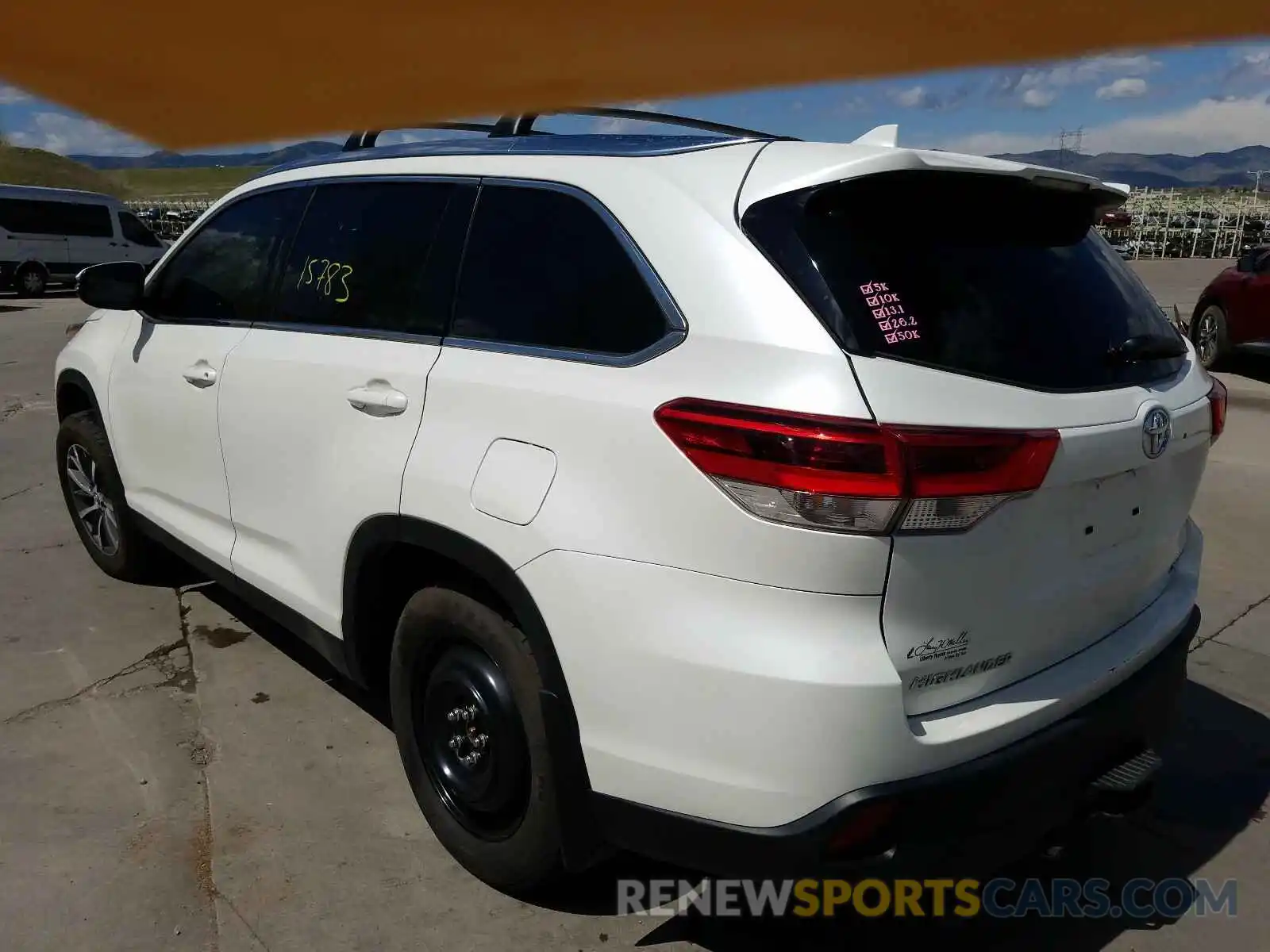 3 Photograph of a damaged car 5TDJZRFH6KS573092 TOYOTA HIGHLANDER 2019