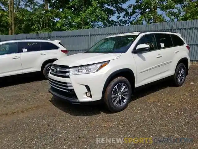 2 Photograph of a damaged car 5TDJZRFH6KS573528 TOYOTA HIGHLANDER 2019