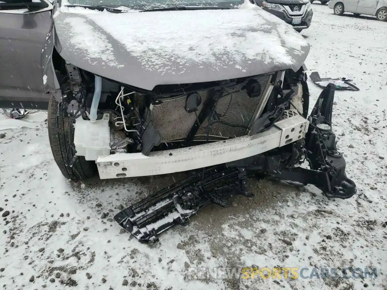 9 Photograph of a damaged car 5TDJZRFH6KS575389 TOYOTA HIGHLANDER 2019