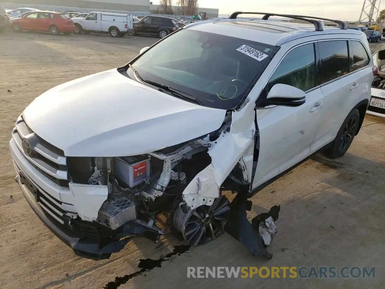 2 Photograph of a damaged car 5TDJZRFH6KS576428 TOYOTA HIGHLANDER 2019