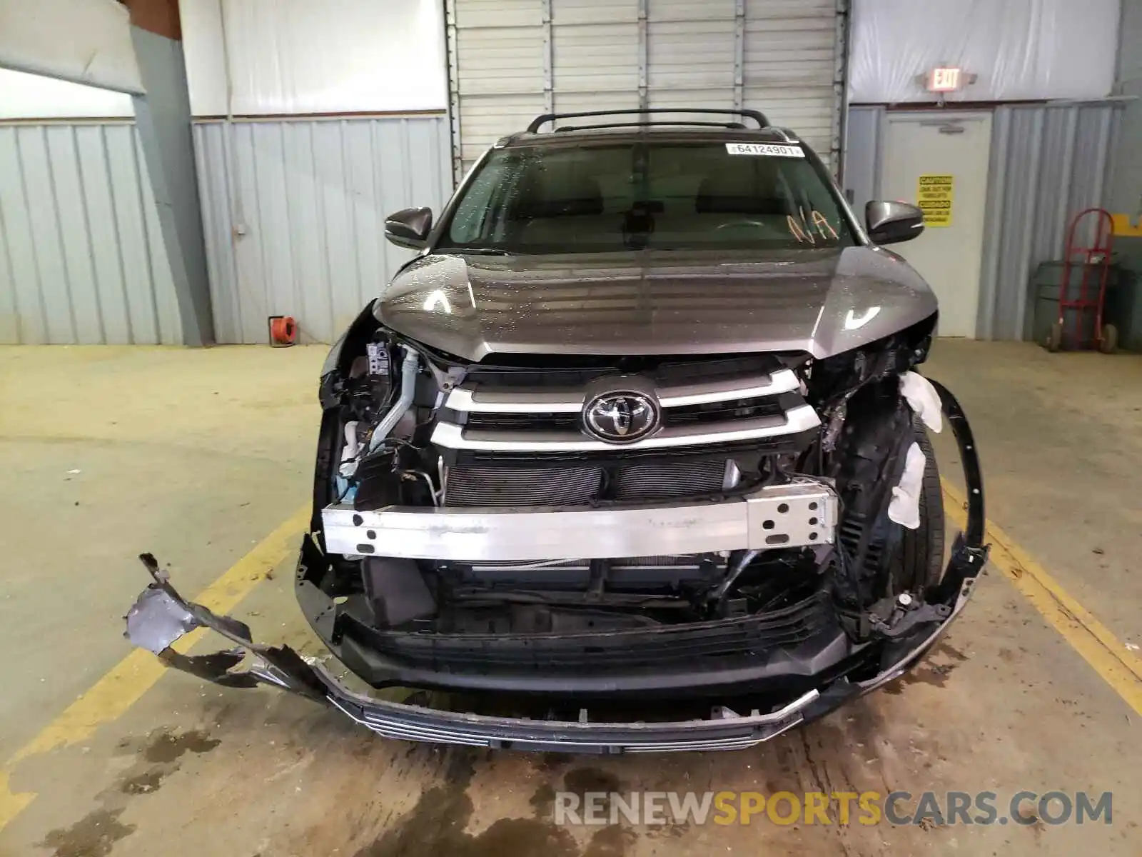 9 Photograph of a damaged car 5TDJZRFH6KS576946 TOYOTA HIGHLANDER 2019