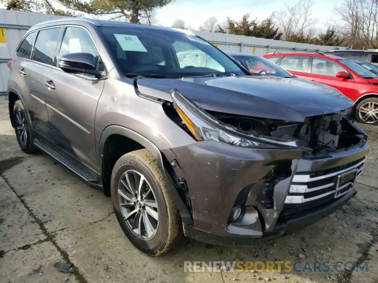 1 Photograph of a damaged car 5TDJZRFH6KS577174 TOYOTA HIGHLANDER 2019