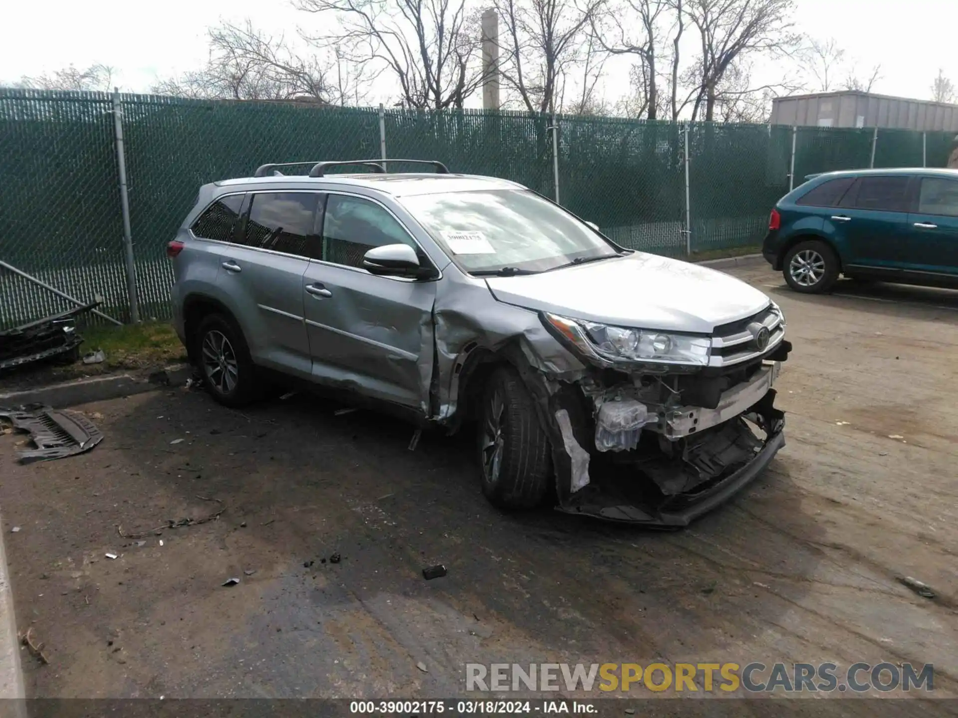 1 Photograph of a damaged car 5TDJZRFH6KS577661 TOYOTA HIGHLANDER 2019