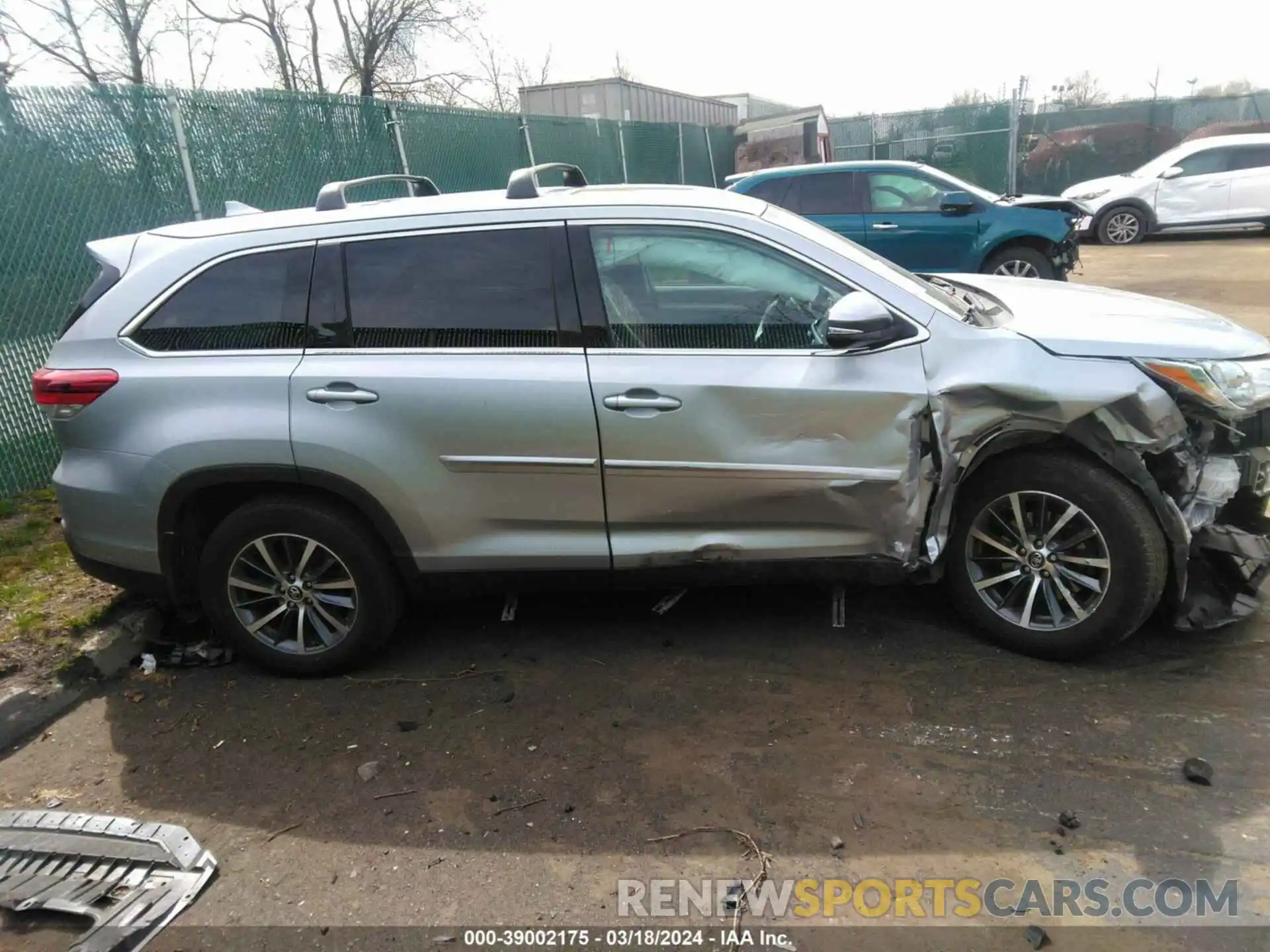 14 Photograph of a damaged car 5TDJZRFH6KS577661 TOYOTA HIGHLANDER 2019