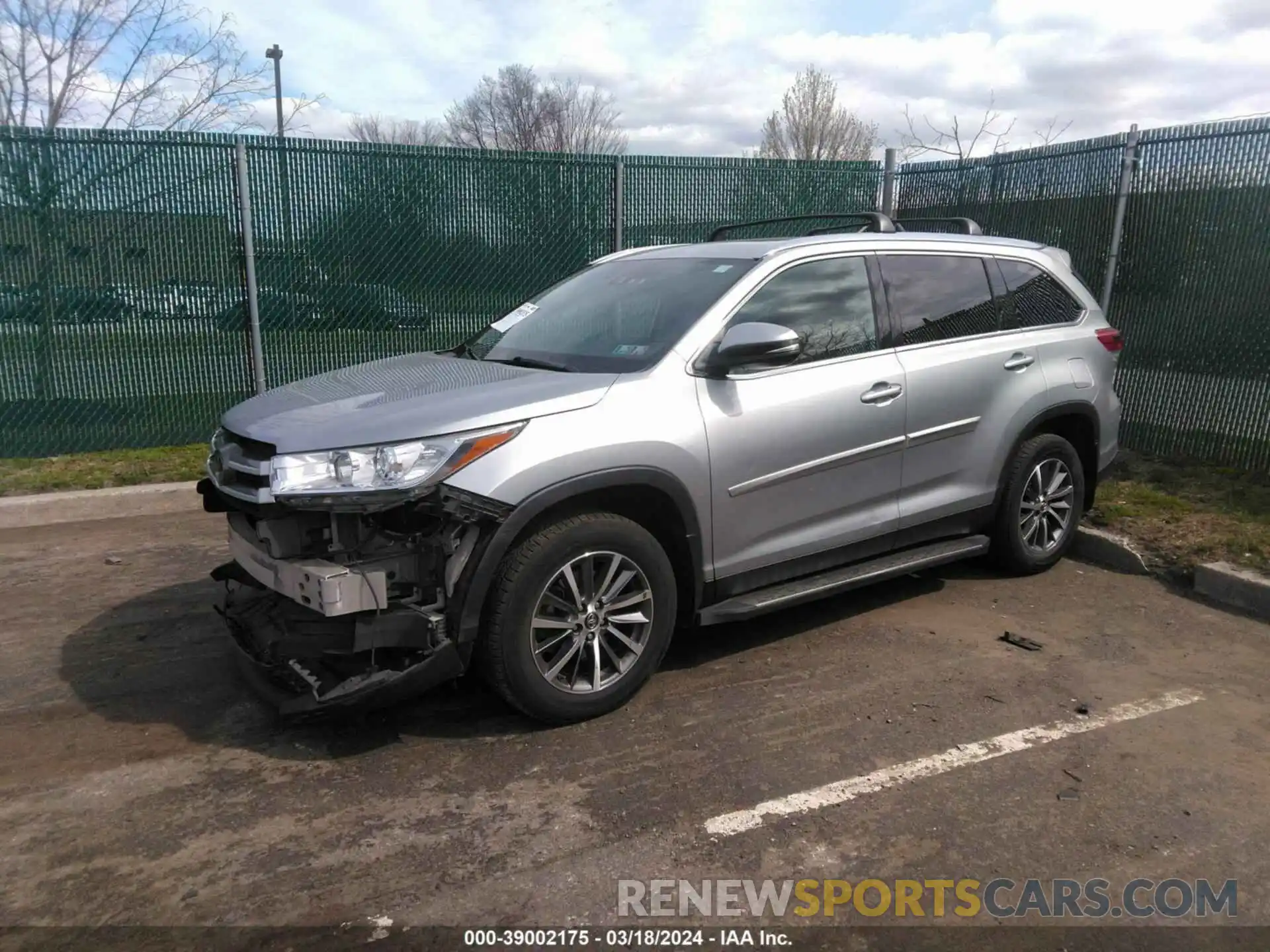 2 Photograph of a damaged car 5TDJZRFH6KS577661 TOYOTA HIGHLANDER 2019