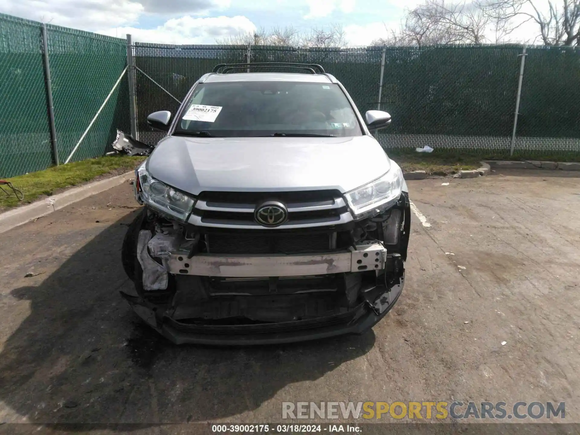 6 Photograph of a damaged car 5TDJZRFH6KS577661 TOYOTA HIGHLANDER 2019