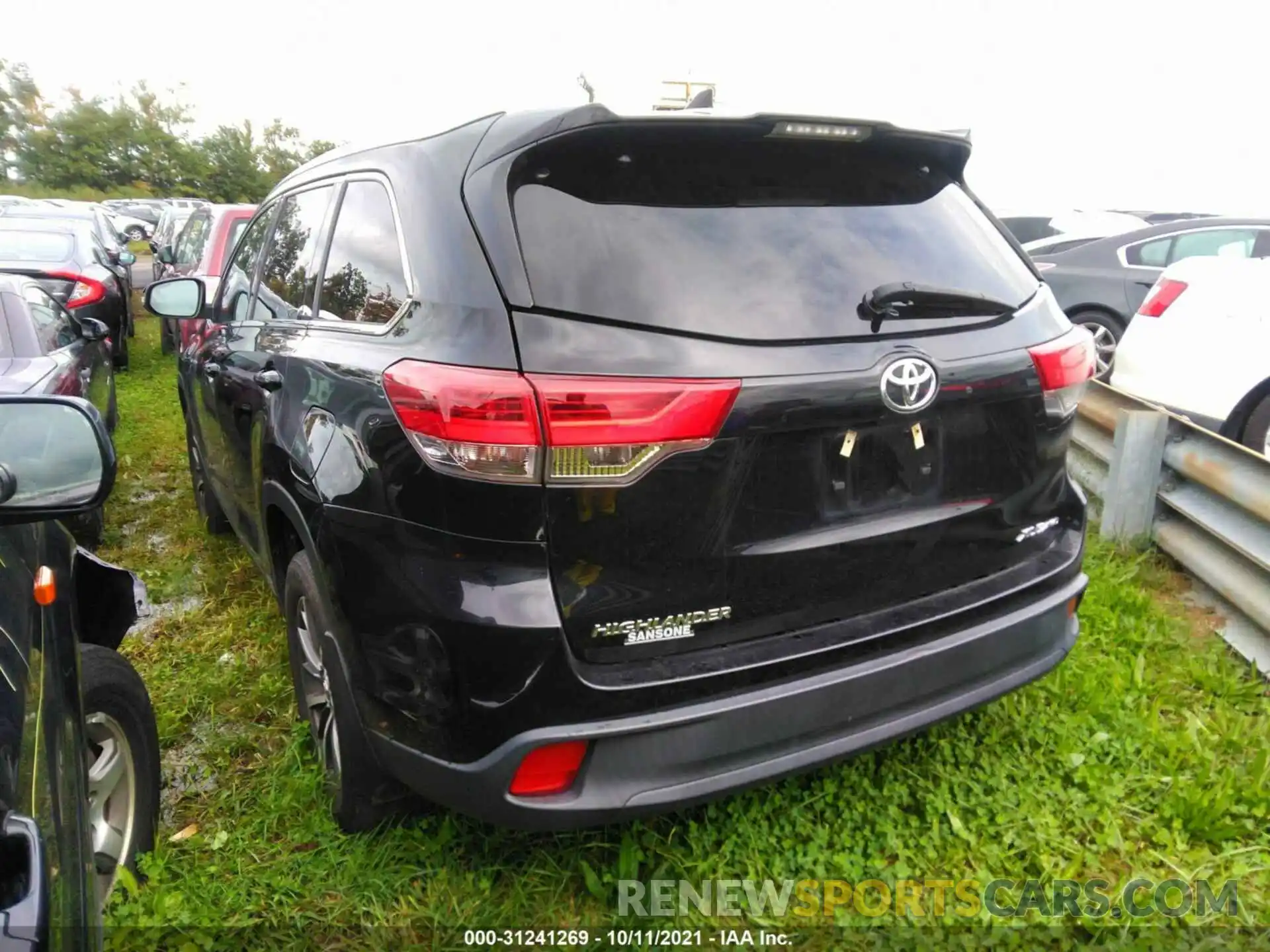 3 Photograph of a damaged car 5TDJZRFH6KS578356 TOYOTA HIGHLANDER 2019