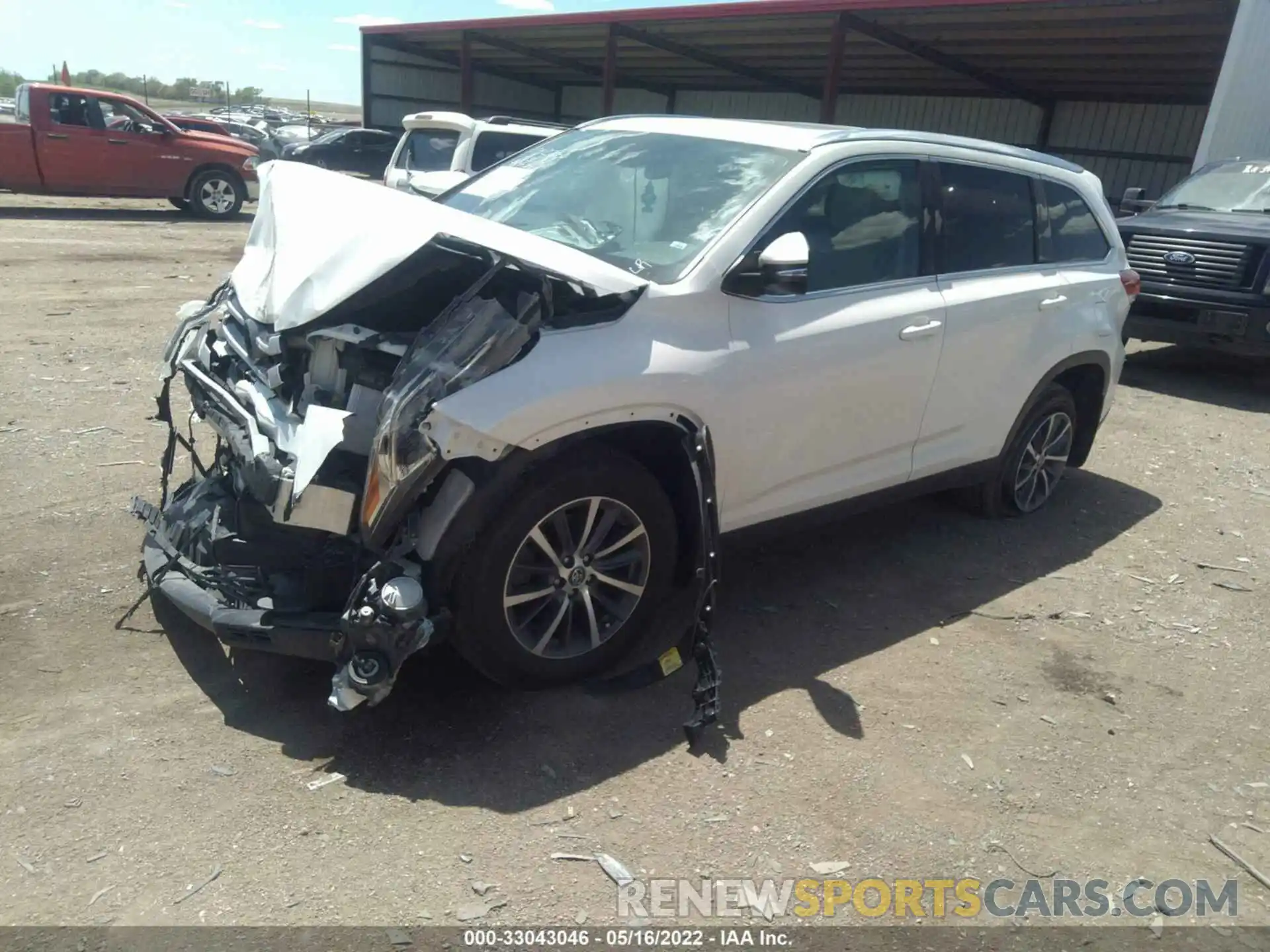 2 Photograph of a damaged car 5TDJZRFH6KS578499 TOYOTA HIGHLANDER 2019