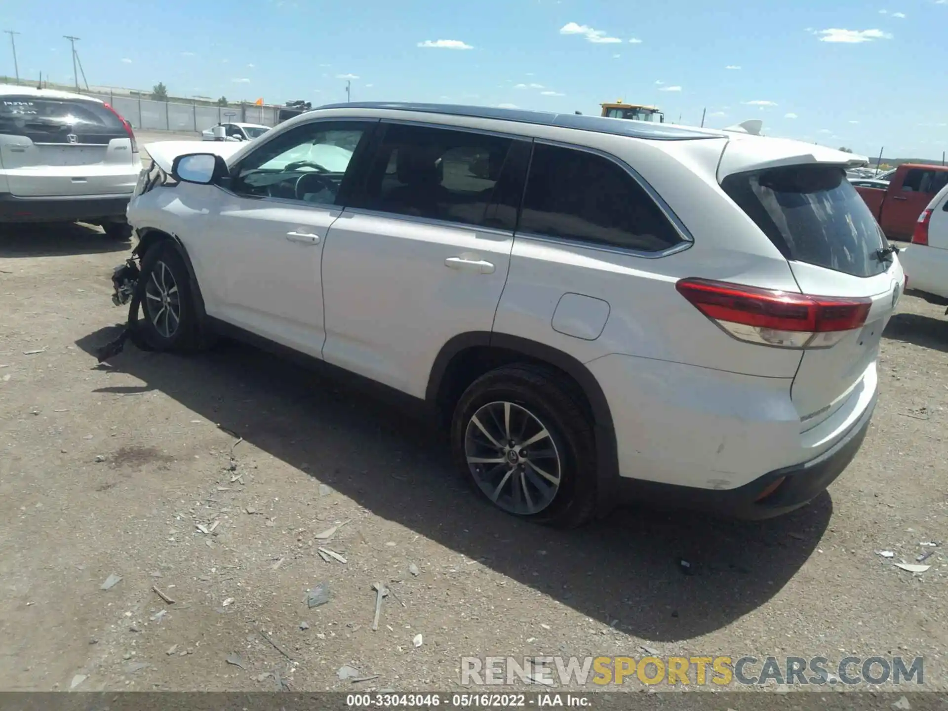 3 Photograph of a damaged car 5TDJZRFH6KS578499 TOYOTA HIGHLANDER 2019