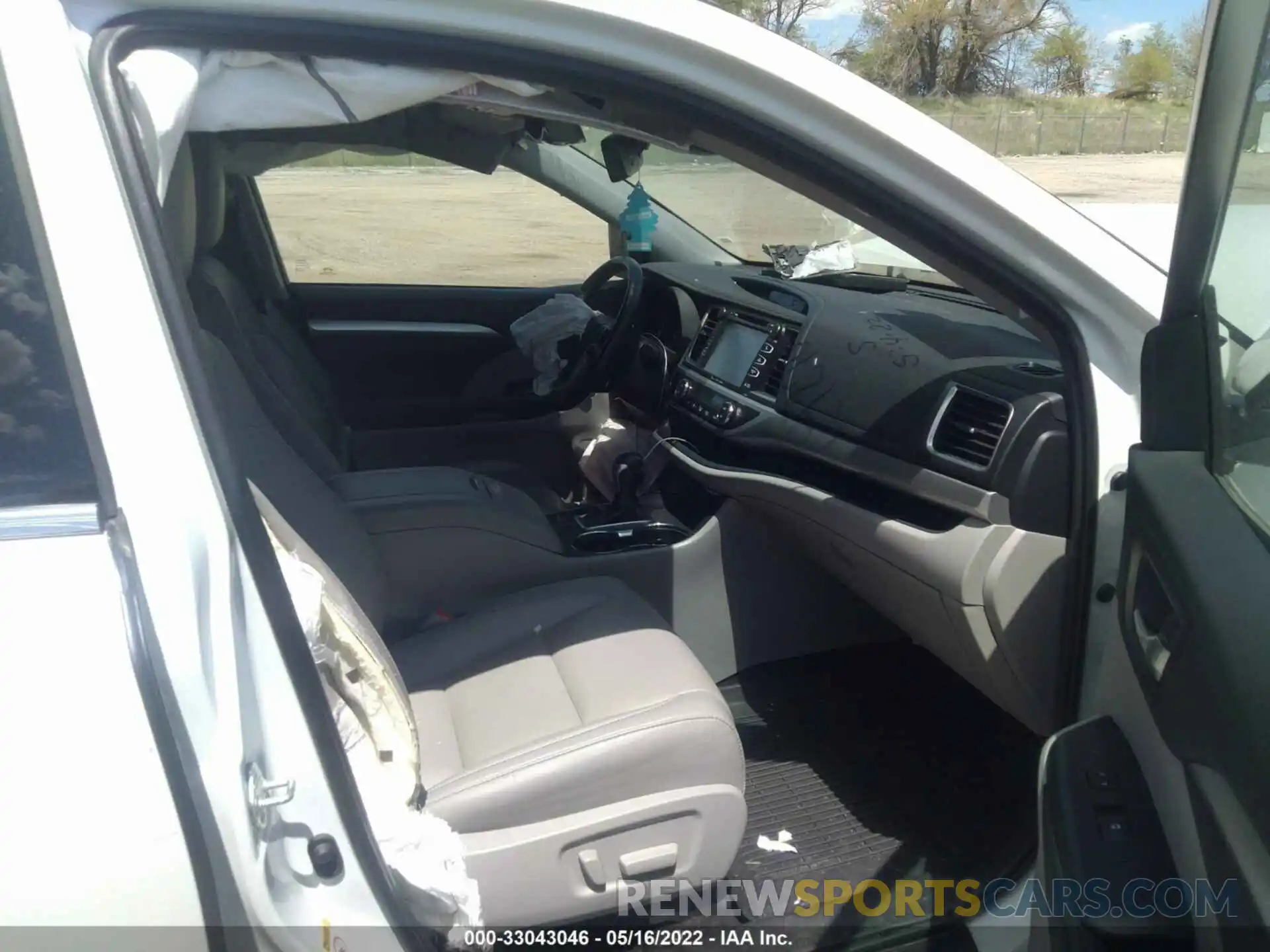 5 Photograph of a damaged car 5TDJZRFH6KS578499 TOYOTA HIGHLANDER 2019