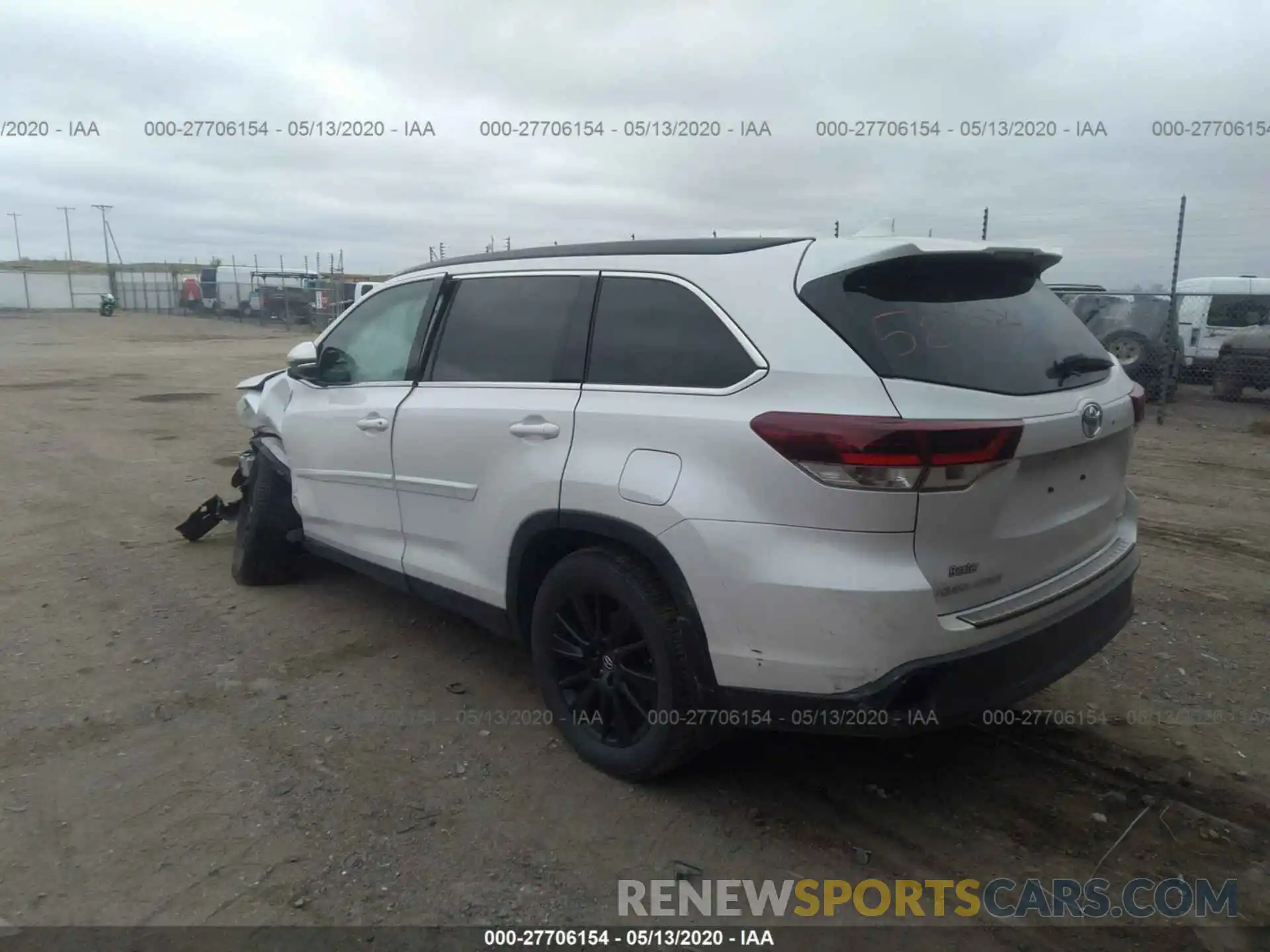 3 Photograph of a damaged car 5TDJZRFH6KS578714 TOYOTA HIGHLANDER 2019