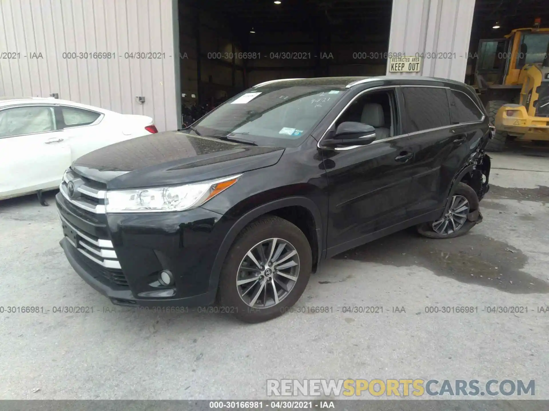 2 Photograph of a damaged car 5TDJZRFH6KS578793 TOYOTA HIGHLANDER 2019