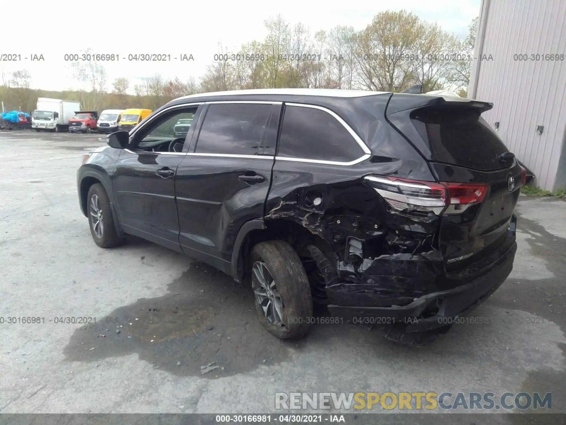 3 Photograph of a damaged car 5TDJZRFH6KS578793 TOYOTA HIGHLANDER 2019