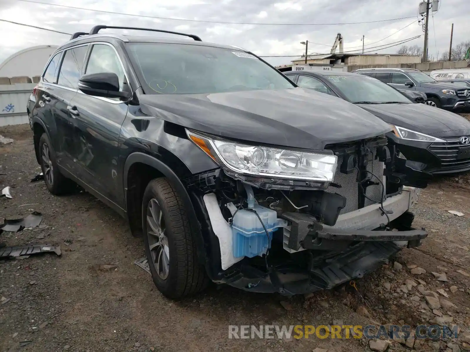 1 Photograph of a damaged car 5TDJZRFH6KS579748 TOYOTA HIGHLANDER 2019