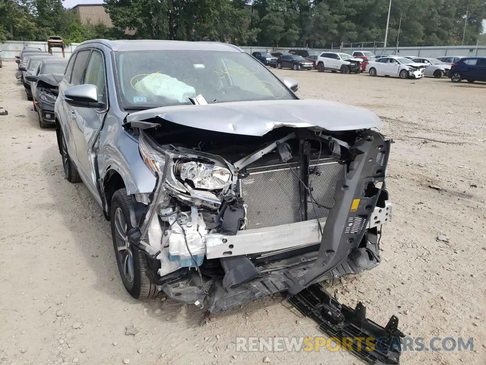 1 Photograph of a damaged car 5TDJZRFH6KS580933 TOYOTA HIGHLANDER 2019