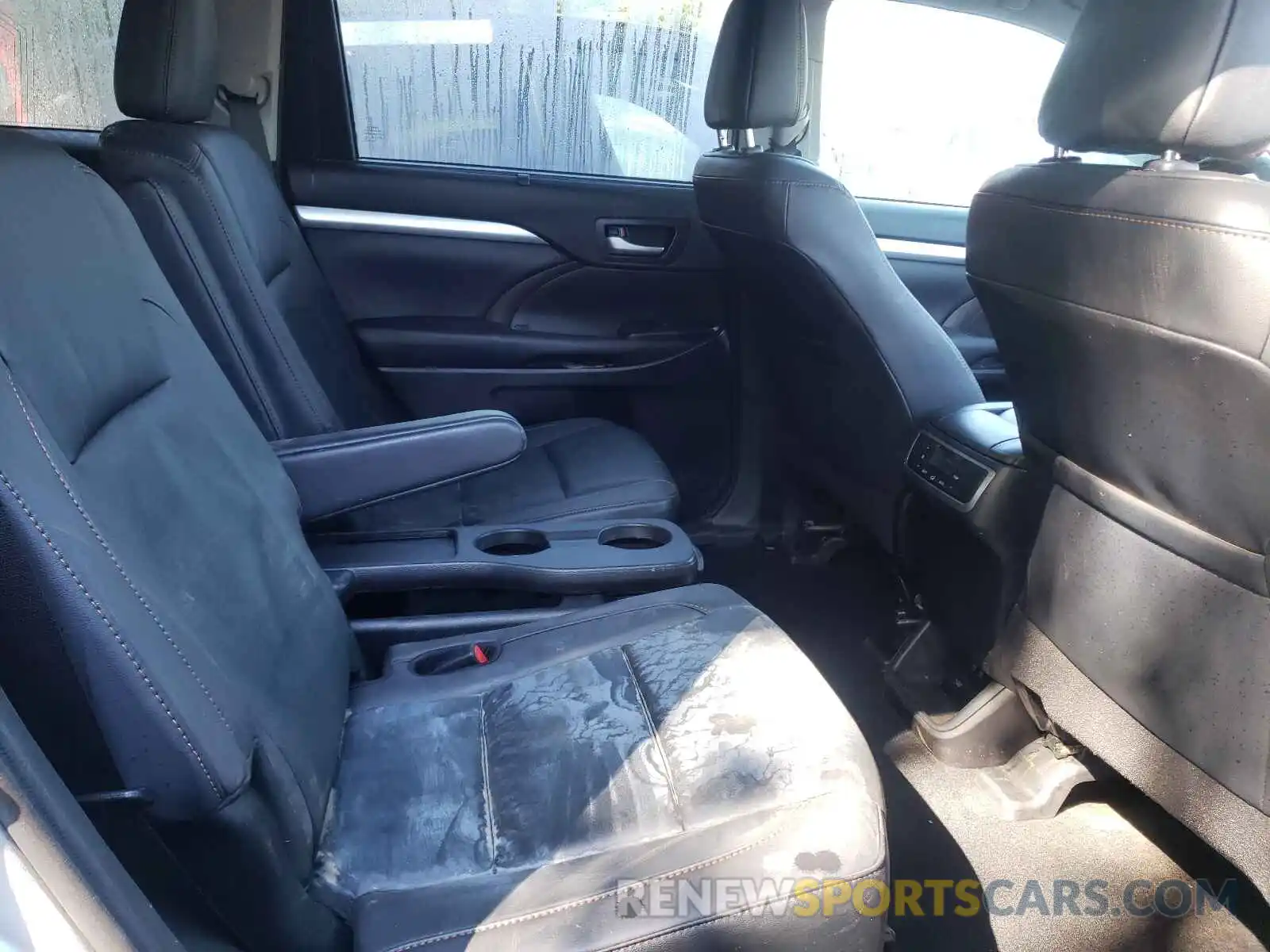 6 Фотография поврежденного автомобиля 5TDJZRFH6KS582682 TOYOTA HIGHLANDER 2019