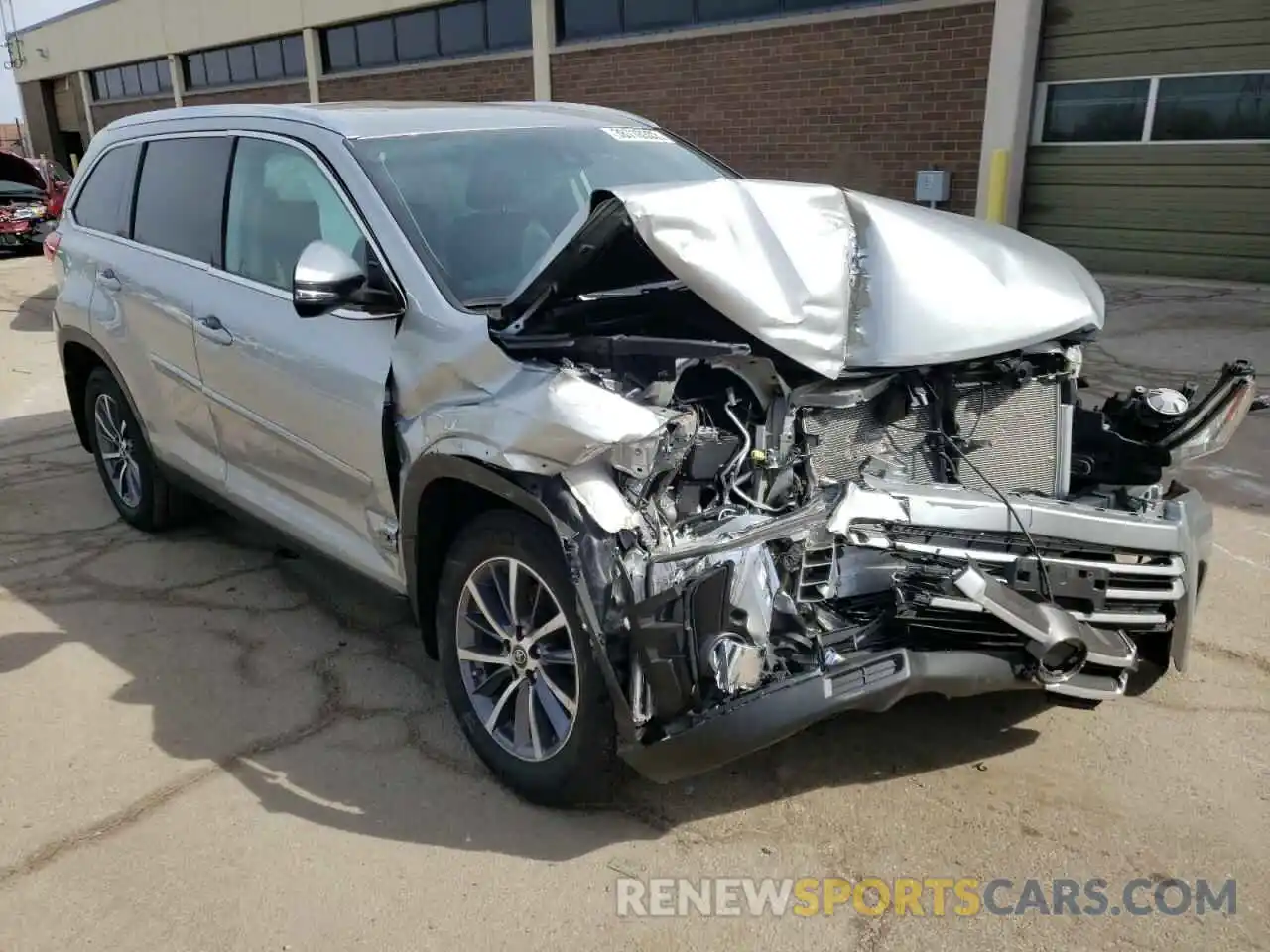 1 Photograph of a damaged car 5TDJZRFH6KS583105 TOYOTA HIGHLANDER 2019