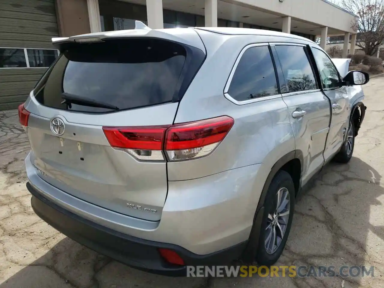 4 Фотография поврежденного автомобиля 5TDJZRFH6KS583105 TOYOTA HIGHLANDER 2019