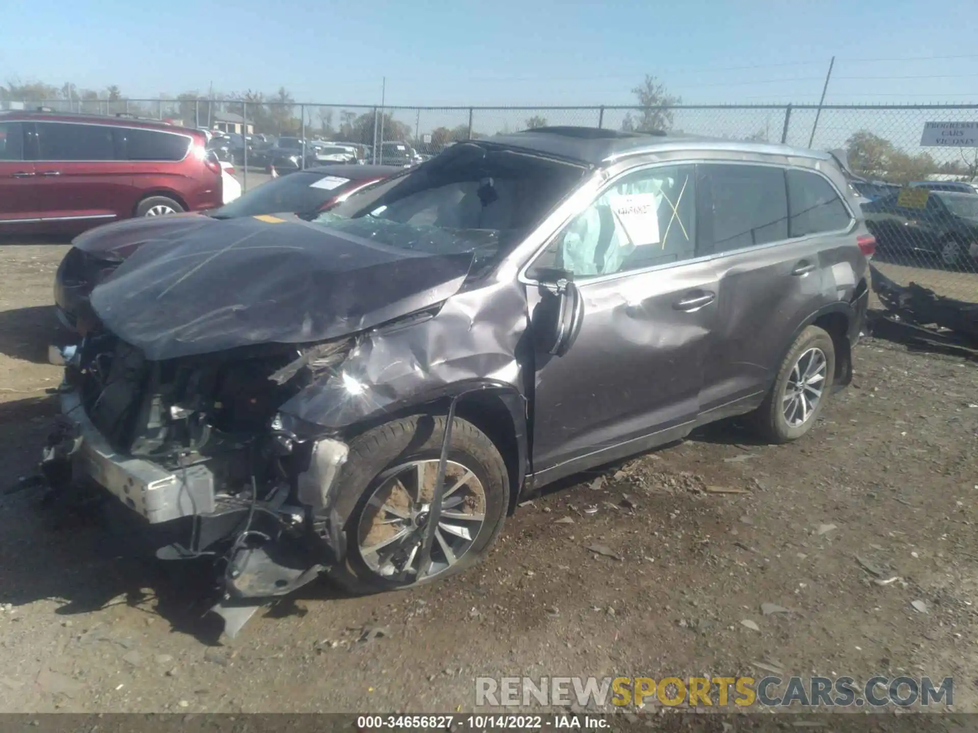 2 Photograph of a damaged car 5TDJZRFH6KS583721 TOYOTA HIGHLANDER 2019