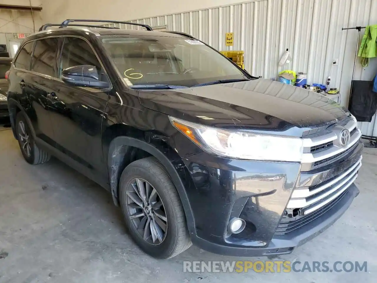 1 Photograph of a damaged car 5TDJZRFH6KS584254 TOYOTA HIGHLANDER 2019