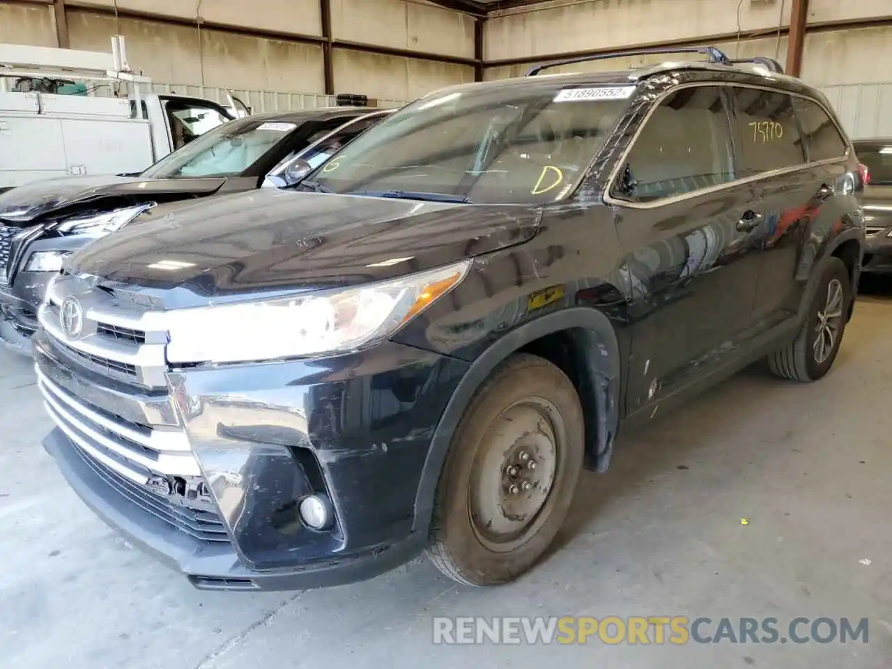 2 Photograph of a damaged car 5TDJZRFH6KS584254 TOYOTA HIGHLANDER 2019