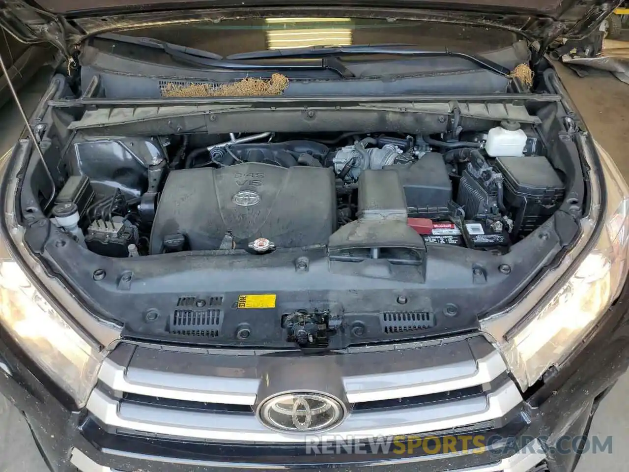 7 Photograph of a damaged car 5TDJZRFH6KS584254 TOYOTA HIGHLANDER 2019