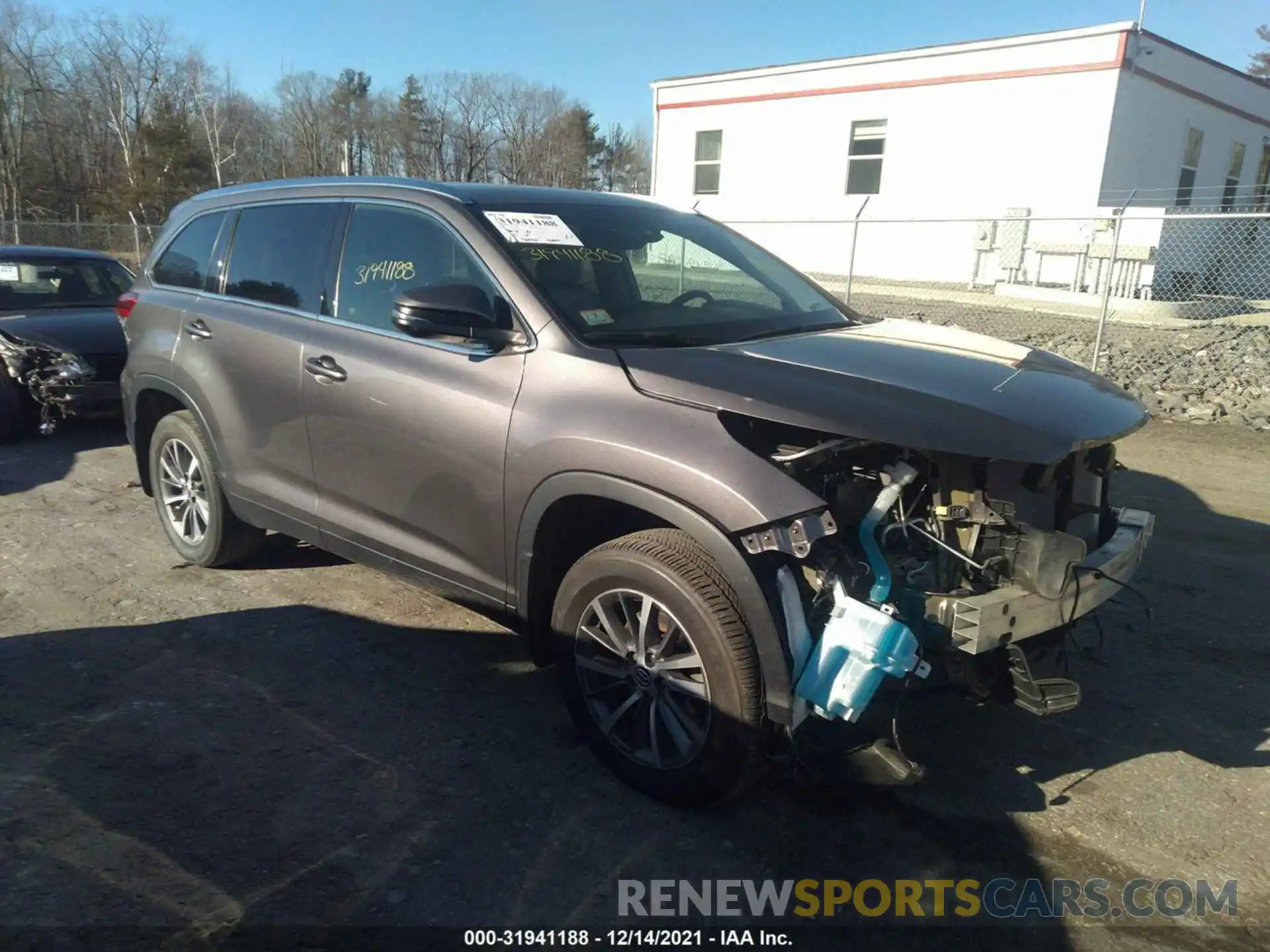 1 Photograph of a damaged car 5TDJZRFH6KS584867 TOYOTA HIGHLANDER 2019