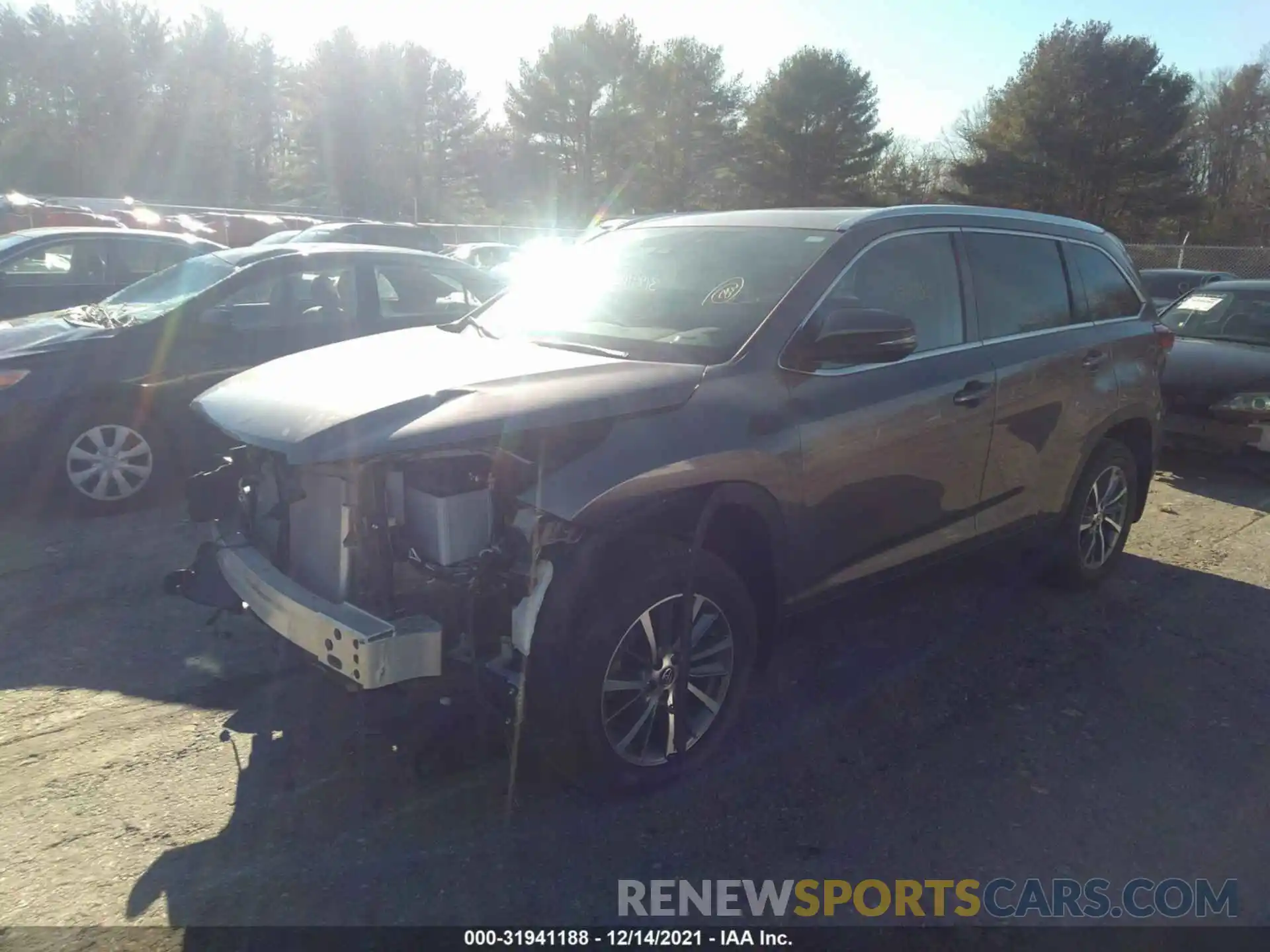 2 Photograph of a damaged car 5TDJZRFH6KS584867 TOYOTA HIGHLANDER 2019