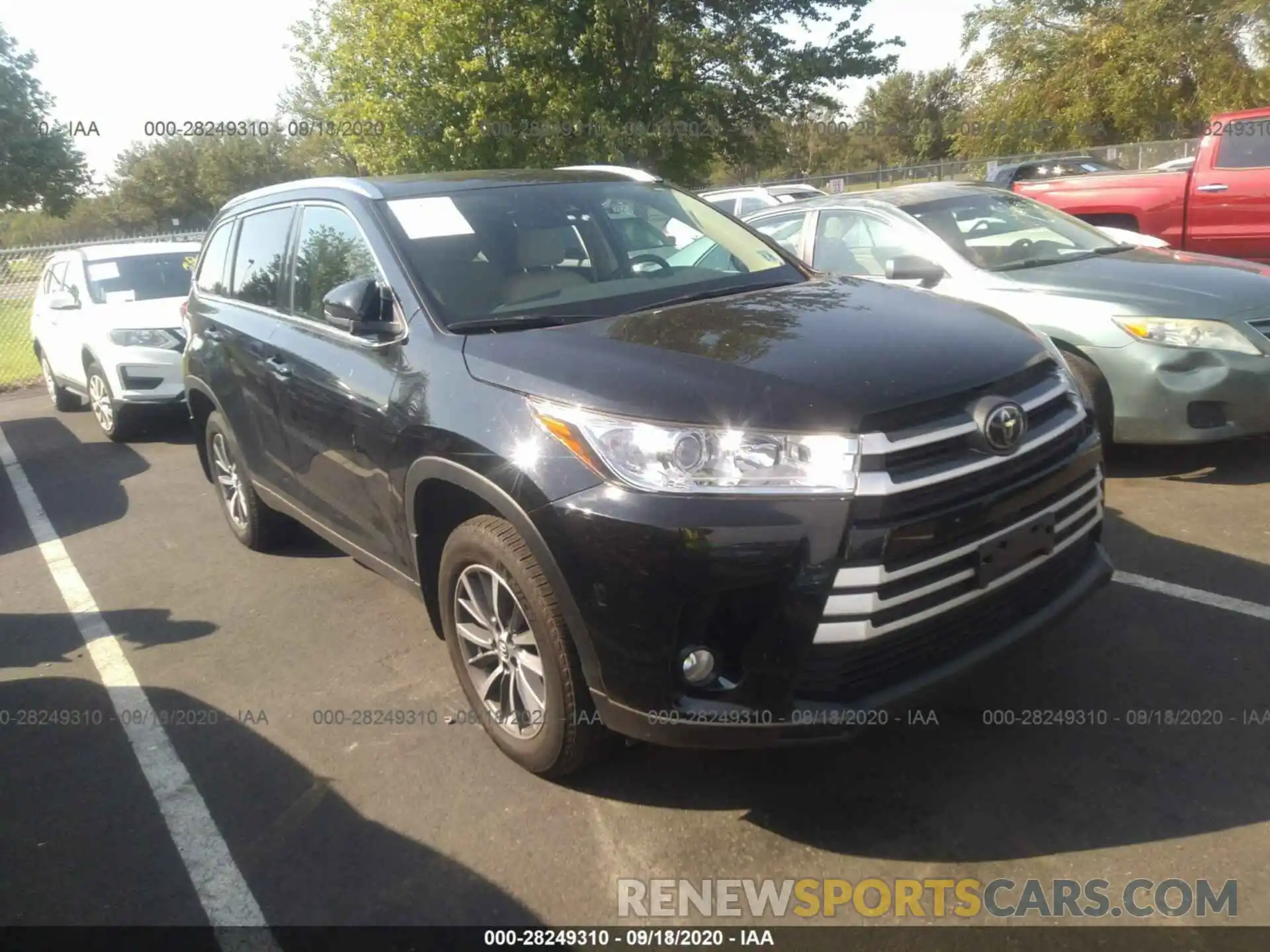 11 Photograph of a damaged car 5TDJZRFH6KS585601 TOYOTA HIGHLANDER 2019