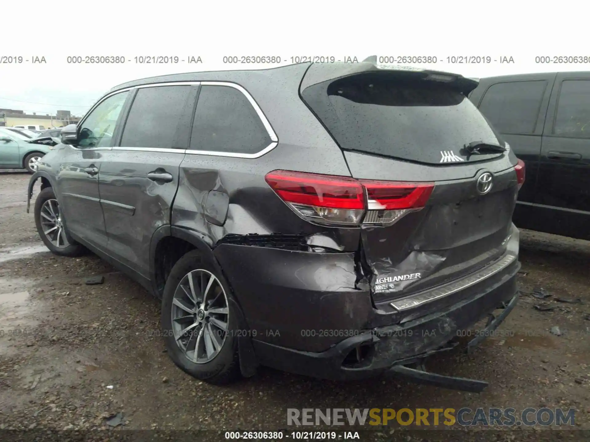 3 Photograph of a damaged car 5TDJZRFH6KS586179 TOYOTA HIGHLANDER 2019