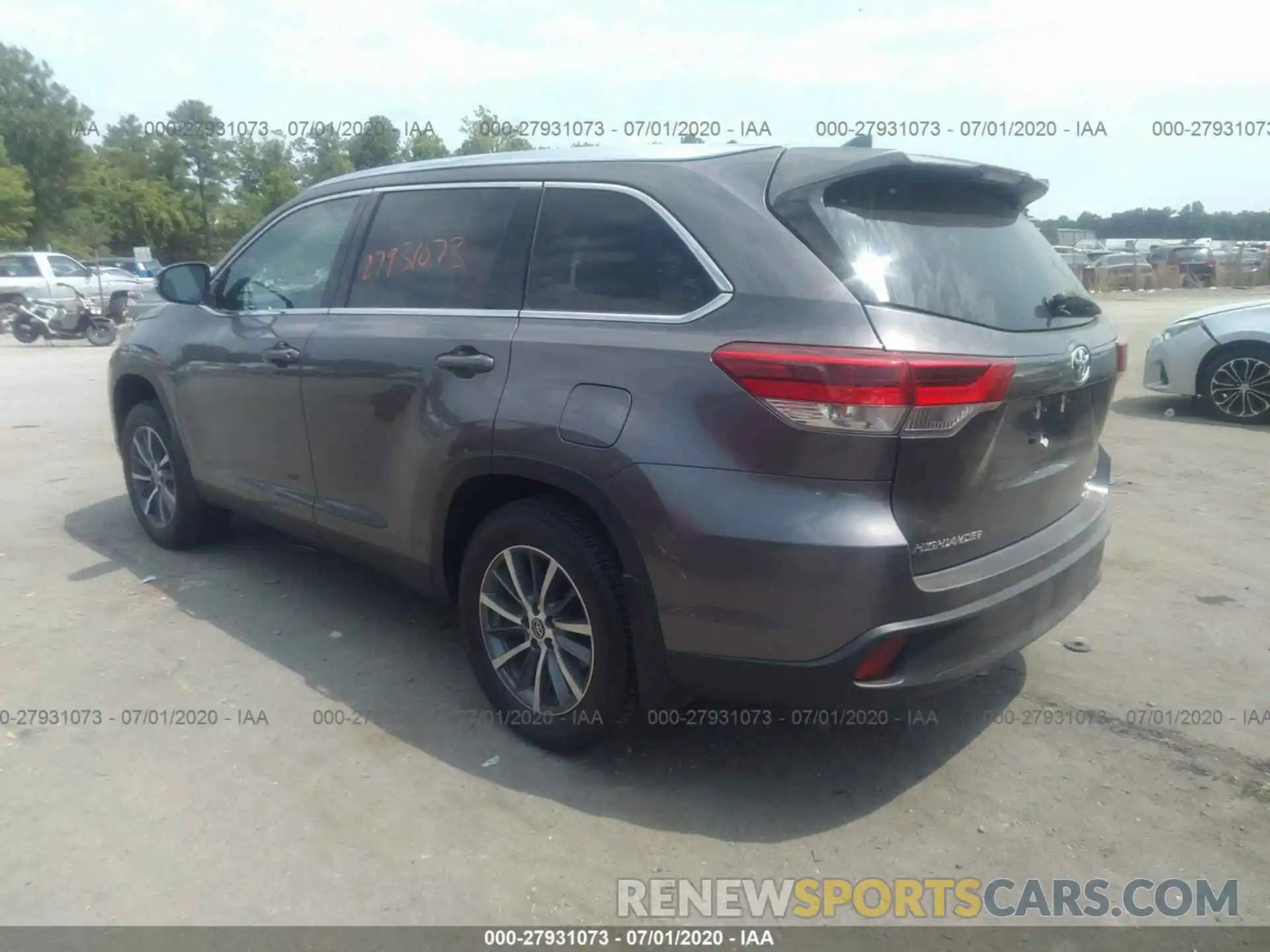 3 Photograph of a damaged car 5TDJZRFH6KS588613 TOYOTA HIGHLANDER 2019