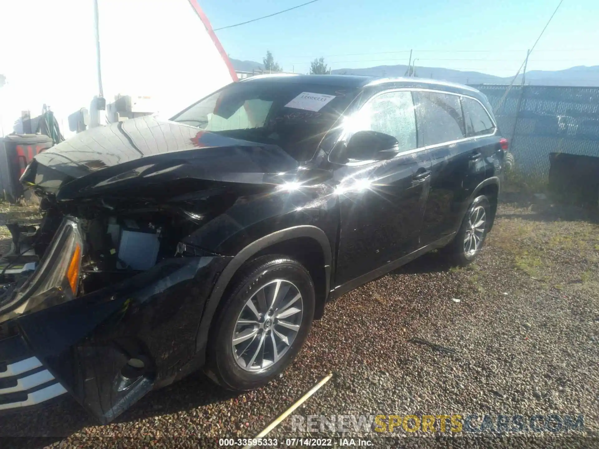 2 Photograph of a damaged car 5TDJZRFH6KS590927 TOYOTA HIGHLANDER 2019